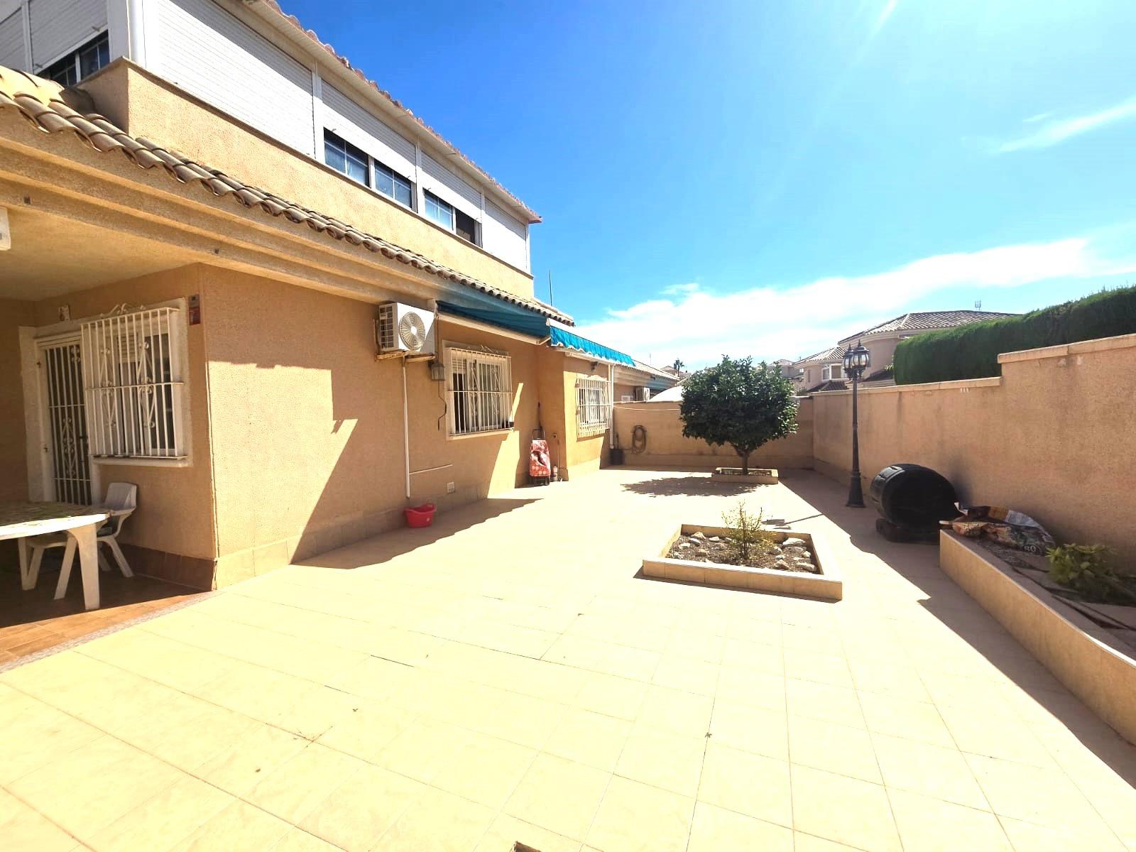 For sale - 3 Bedroom 2 Bathroom Villa in Torrevieja - Los Balcones - Los Altos Del Edén  - Alicante
