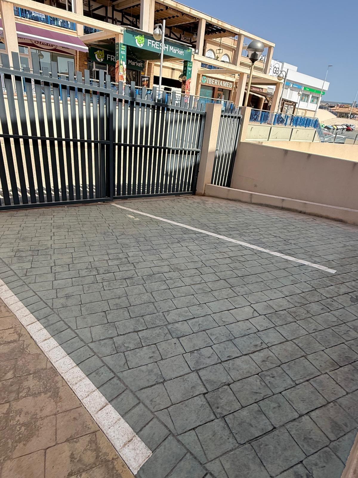 For sale - 2 Bedroom 2 Bathroom Bungalow in Orihuela Costa - La Zenia  - Alicante