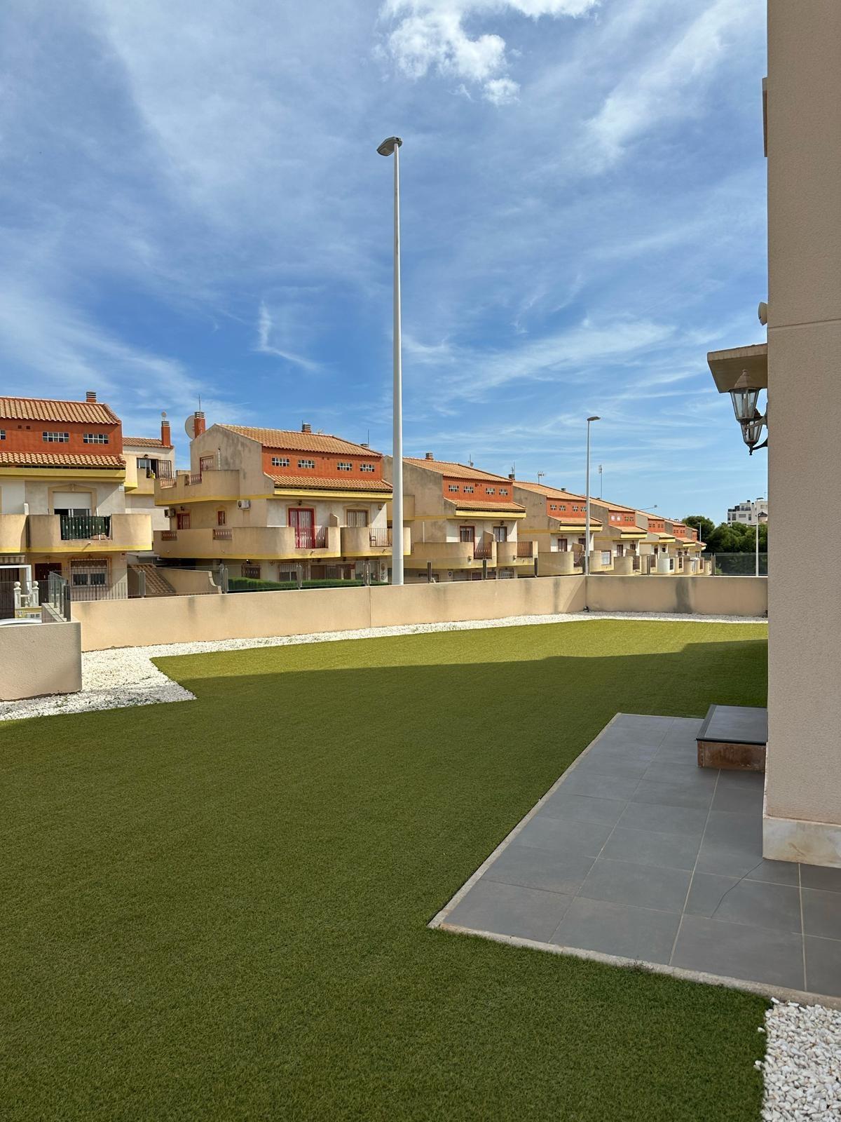 For sale - 2 Bedroom 2 Bathroom Bungalow in Orihuela Costa - La Zenia  - Alicante