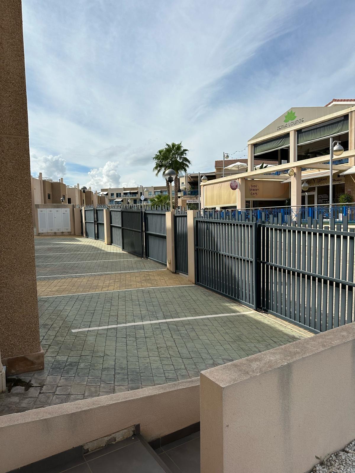 For sale - 2 Bedroom 2 Bathroom Bungalow in Orihuela Costa - La Zenia  - Alicante