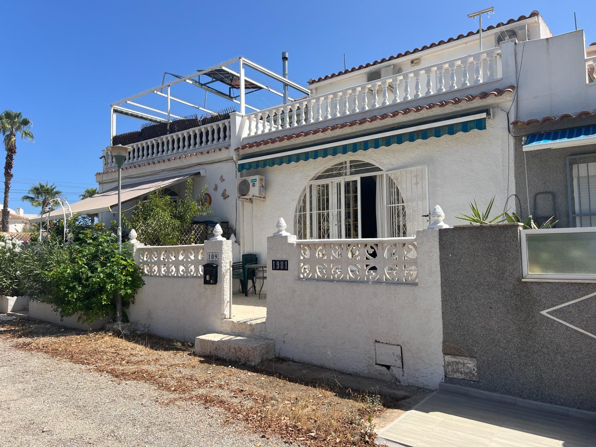 For sale - 3 Bedroom 2 Bathroom Town House in Torrevieja - San Luis  - Alicante