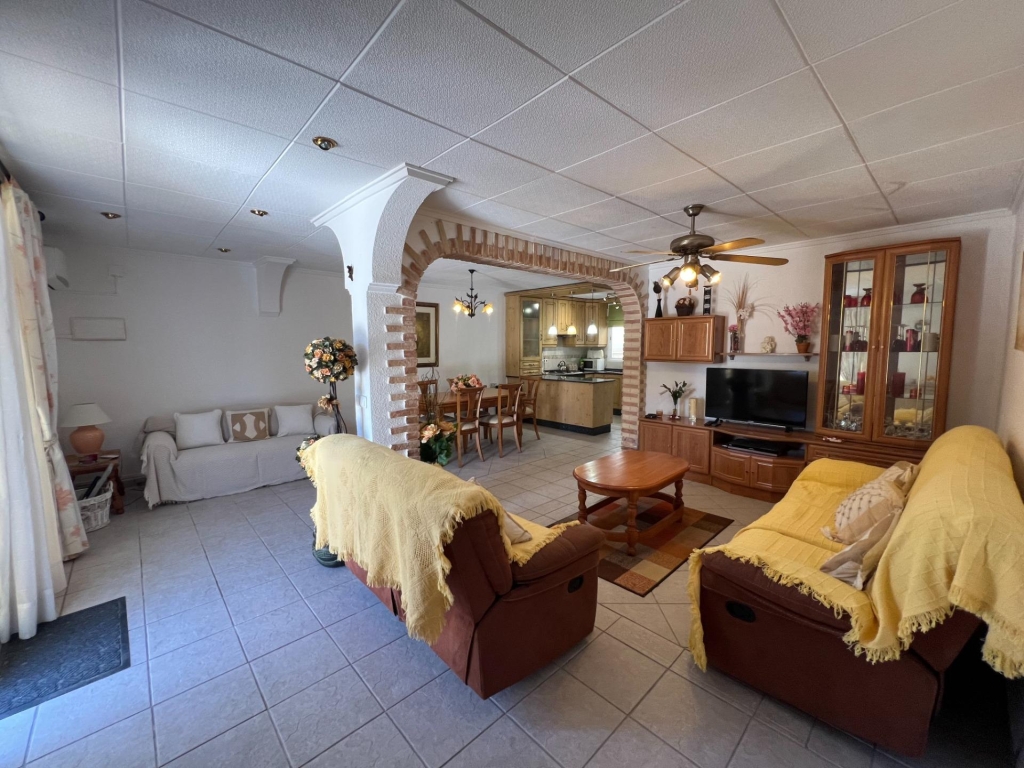 3 Bedroom 2 Bathroom Town House in Torrevieja
