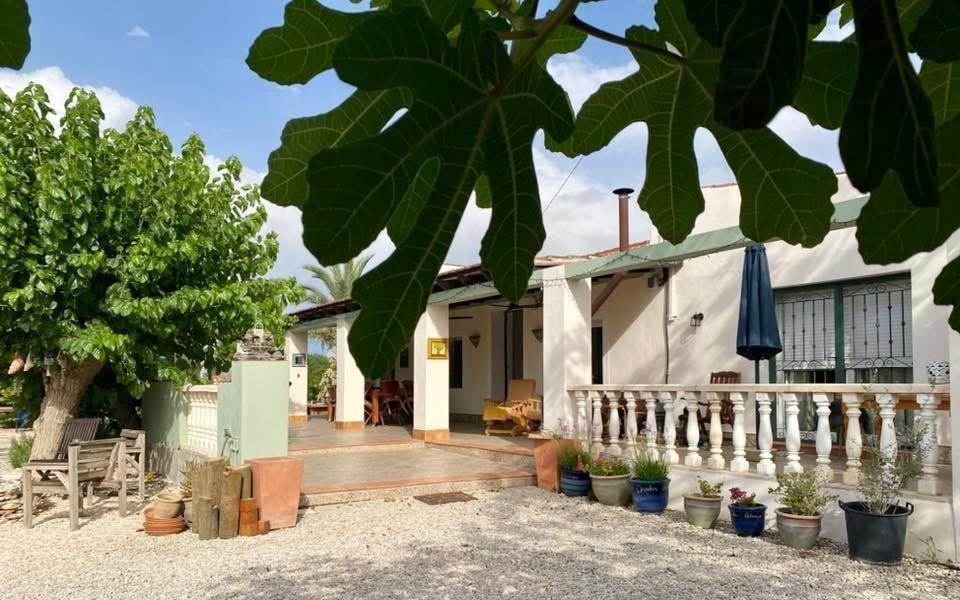 5 Bedroom 4 Bathroom Villa in Orihuela