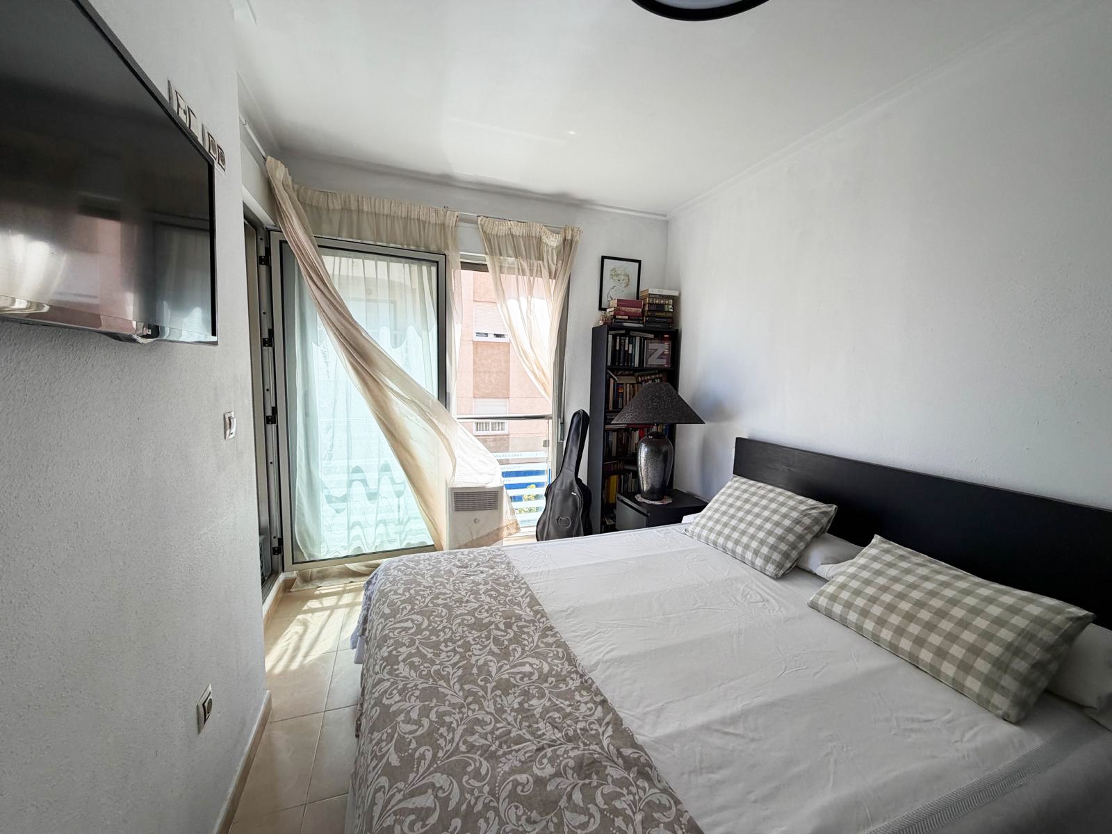 For sale - 3 Bedroom 2 Bathroom Apartment in Torrevieja - Costa Blanca  - Alicante