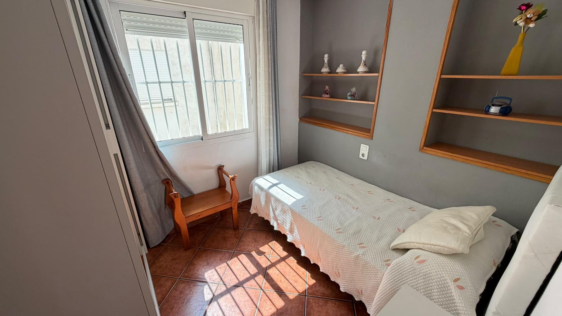 For sale - 2 Bedroom 1 Bathroom Apartment in Torrevieja - Playa Del Cura  - Alicante