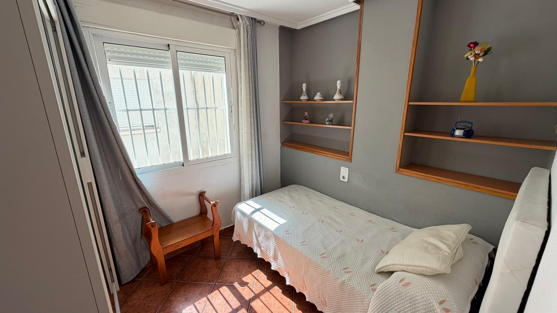 For sale - 2 Bedroom 1 Bathroom Apartment in Torrevieja - Playa Del Cura  - Alicante