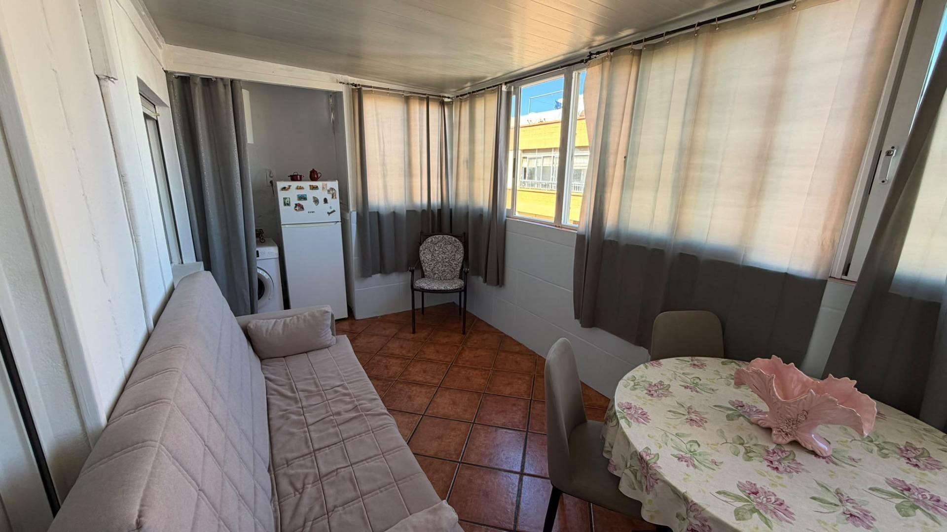For sale - 2 Bedroom 1 Bathroom Apartment in Torrevieja - Playa Del Cura  - Alicante