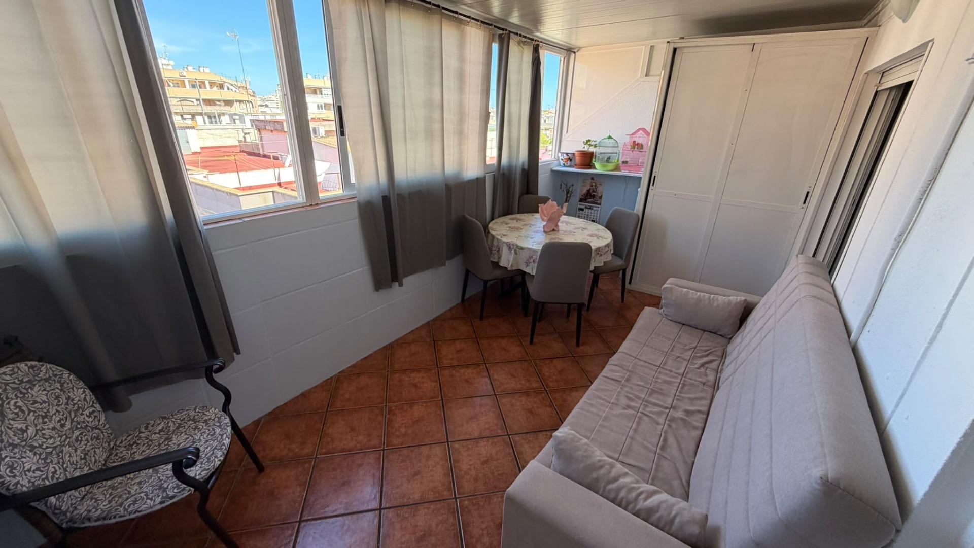 For sale - 2 Bedroom 1 Bathroom Apartment in Torrevieja - Playa Del Cura  - Alicante