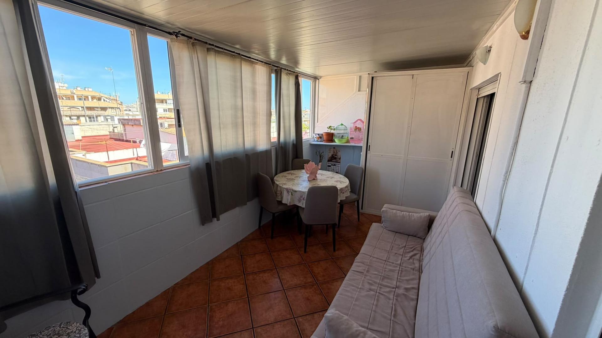 For sale - 2 Bedroom 1 Bathroom Apartment in Torrevieja - Playa Del Cura  - Alicante