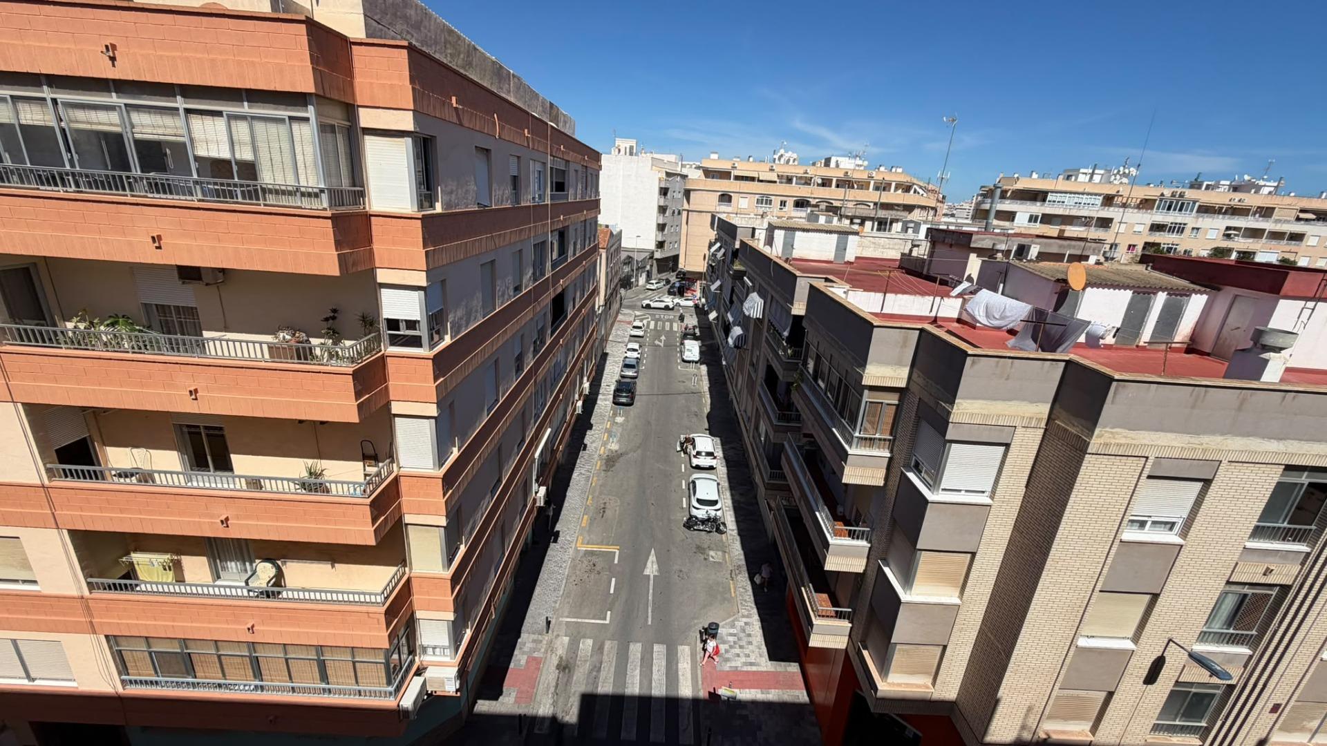 For sale - 2 Bedroom 1 Bathroom Apartment in Torrevieja - Playa Del Cura  - Alicante