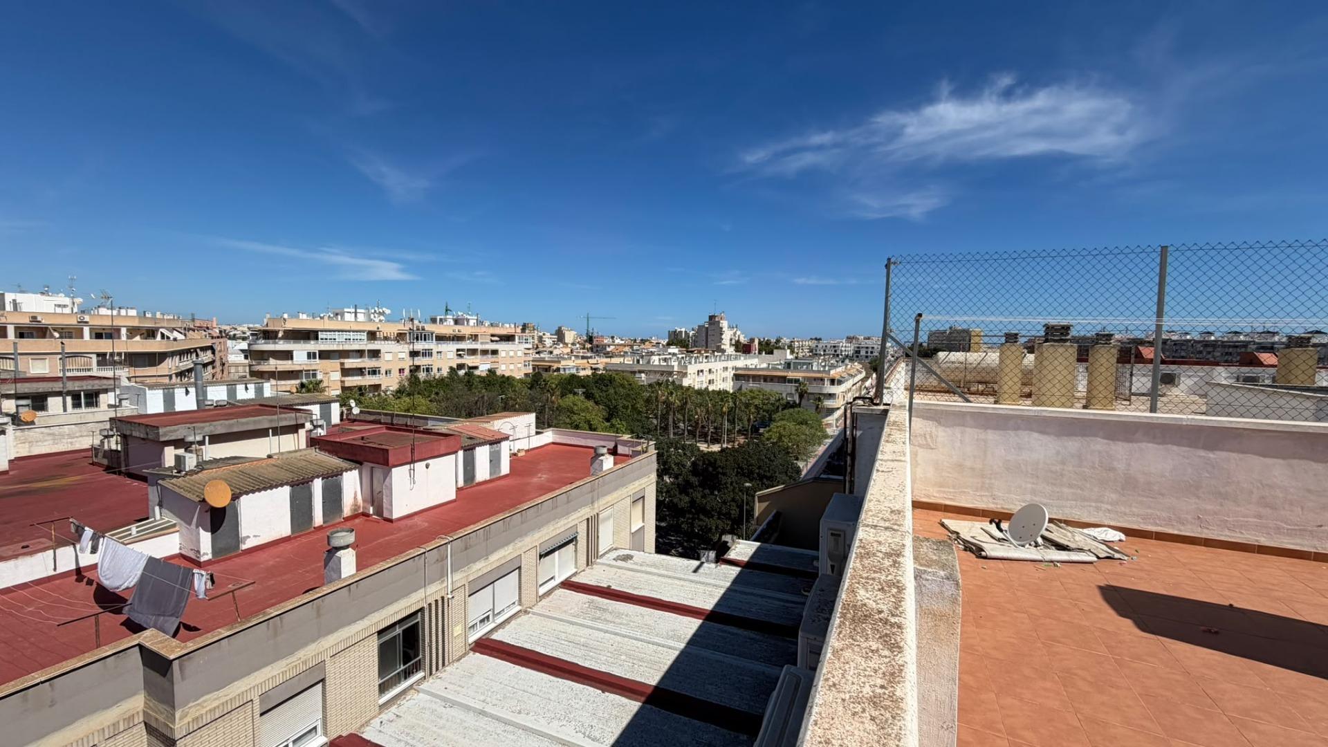For sale - 2 Bedroom 1 Bathroom Apartment in Torrevieja - Playa Del Cura  - Alicante