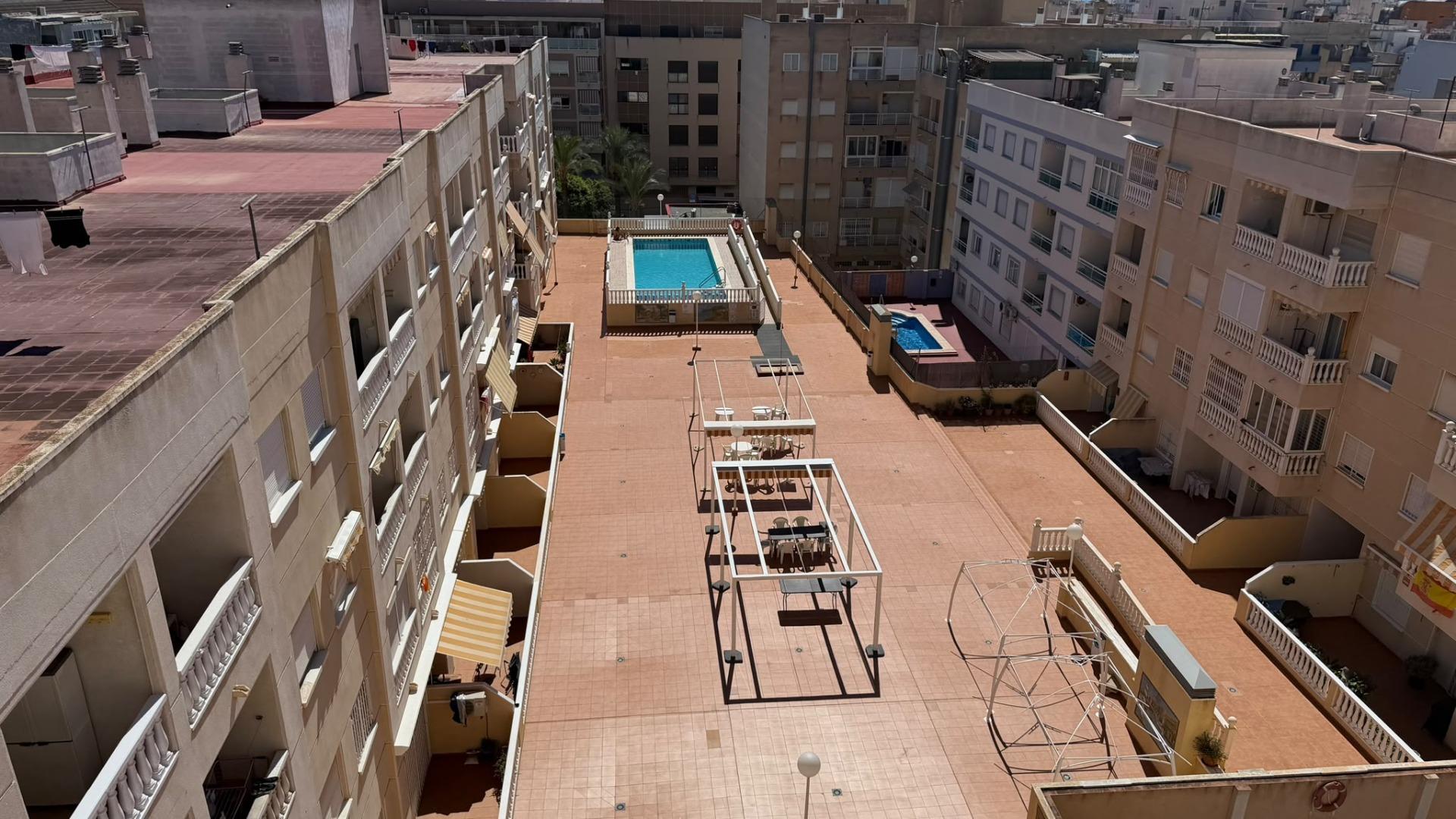 For sale - 2 Bedroom 1 Bathroom Apartment in Torrevieja - Playa Del Cura  - Alicante