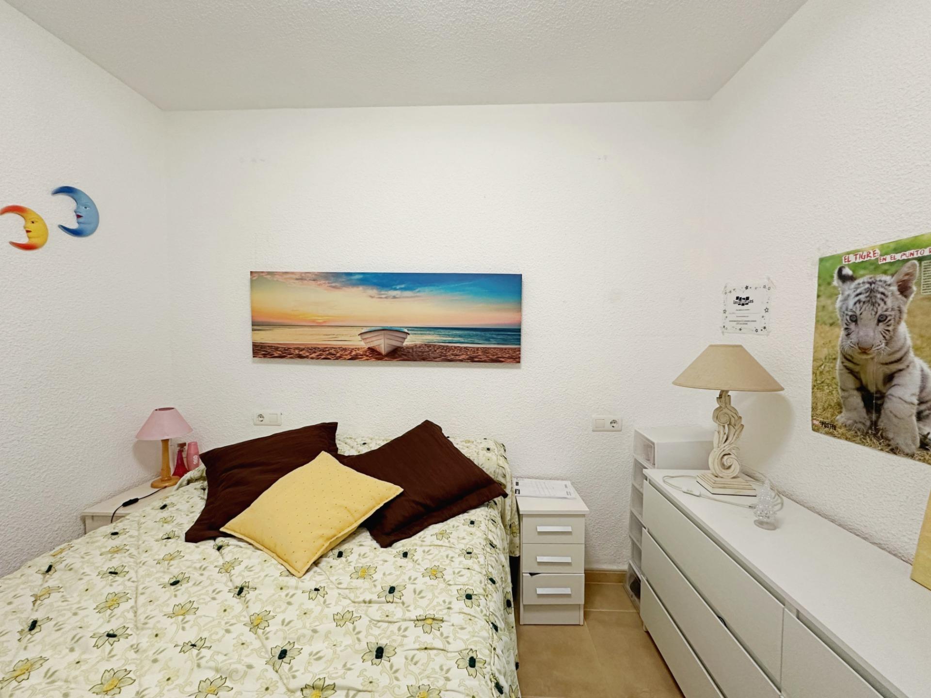 For sale - 3 Bedroom 1 Bathroom Apartment in Torrevieja - Playa De Los Naufragos  - Alicante