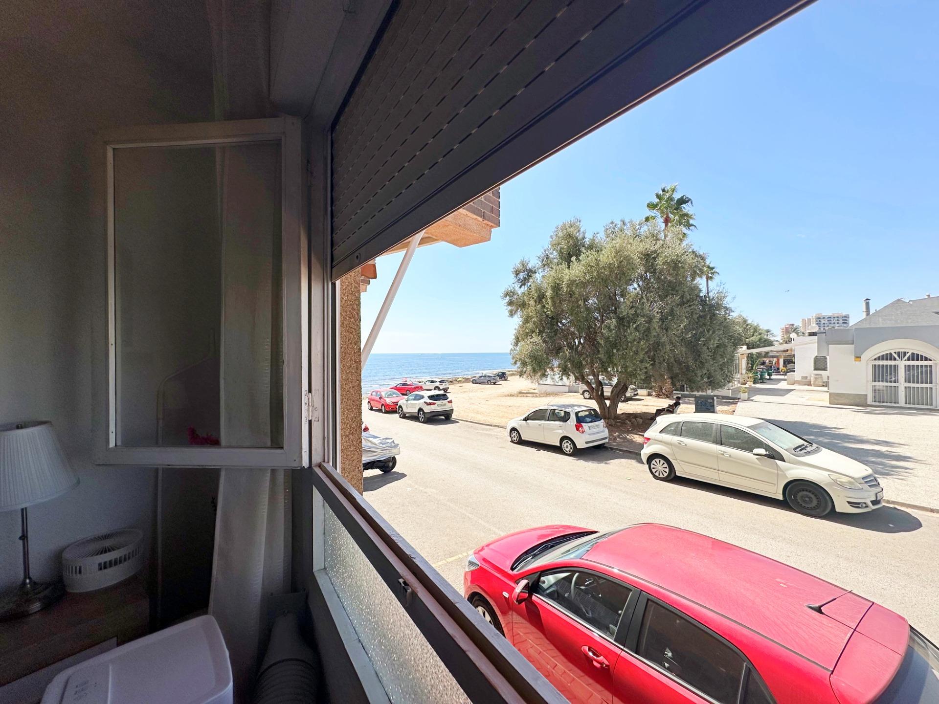 For sale - 3 Bedroom 1 Bathroom Apartment in Torrevieja - Playa De Los Naufragos  - Alicante