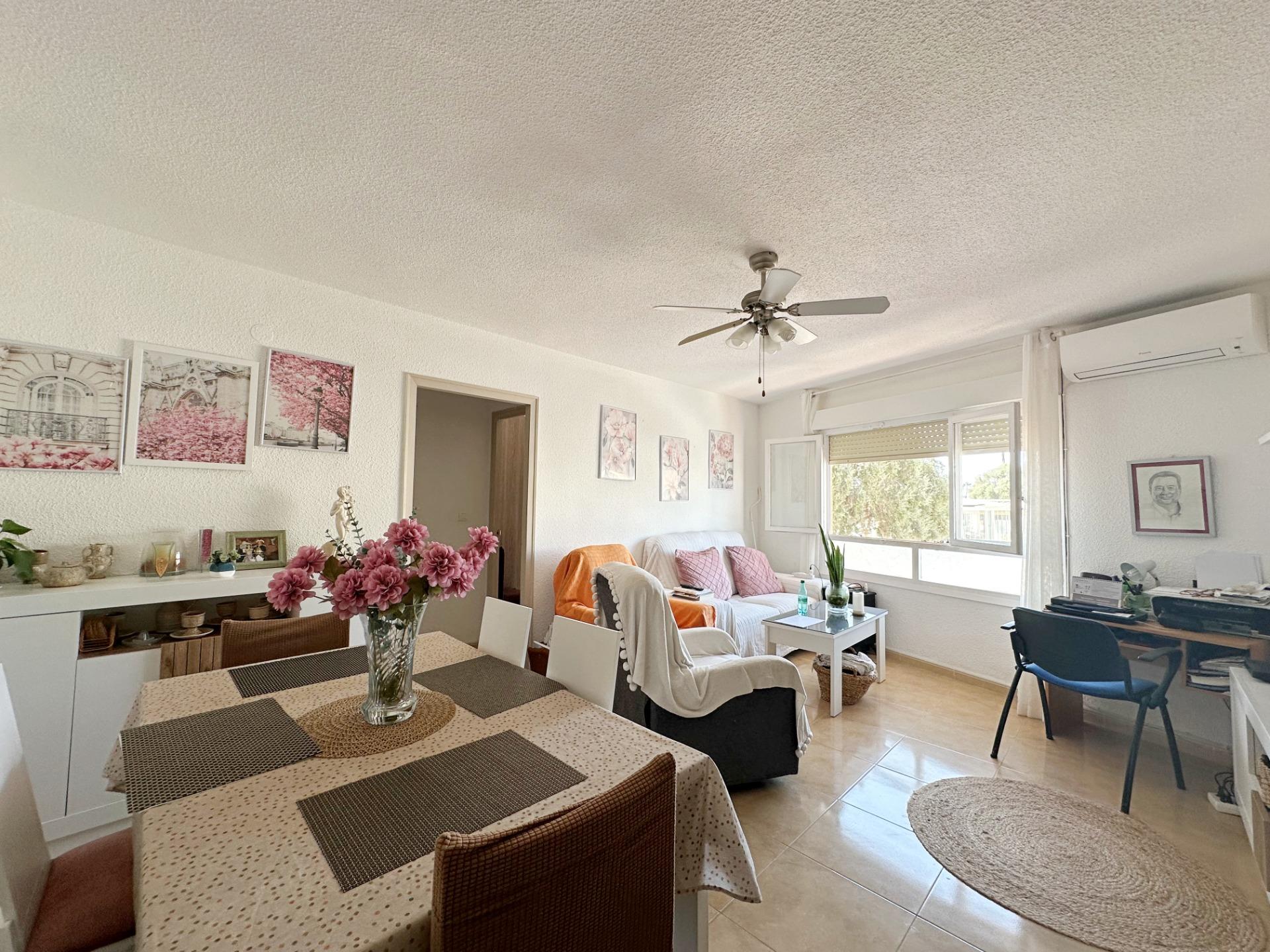 For sale - 3 Bedroom 1 Bathroom Apartment in Torrevieja - Playa De Los Naufragos  - Alicante