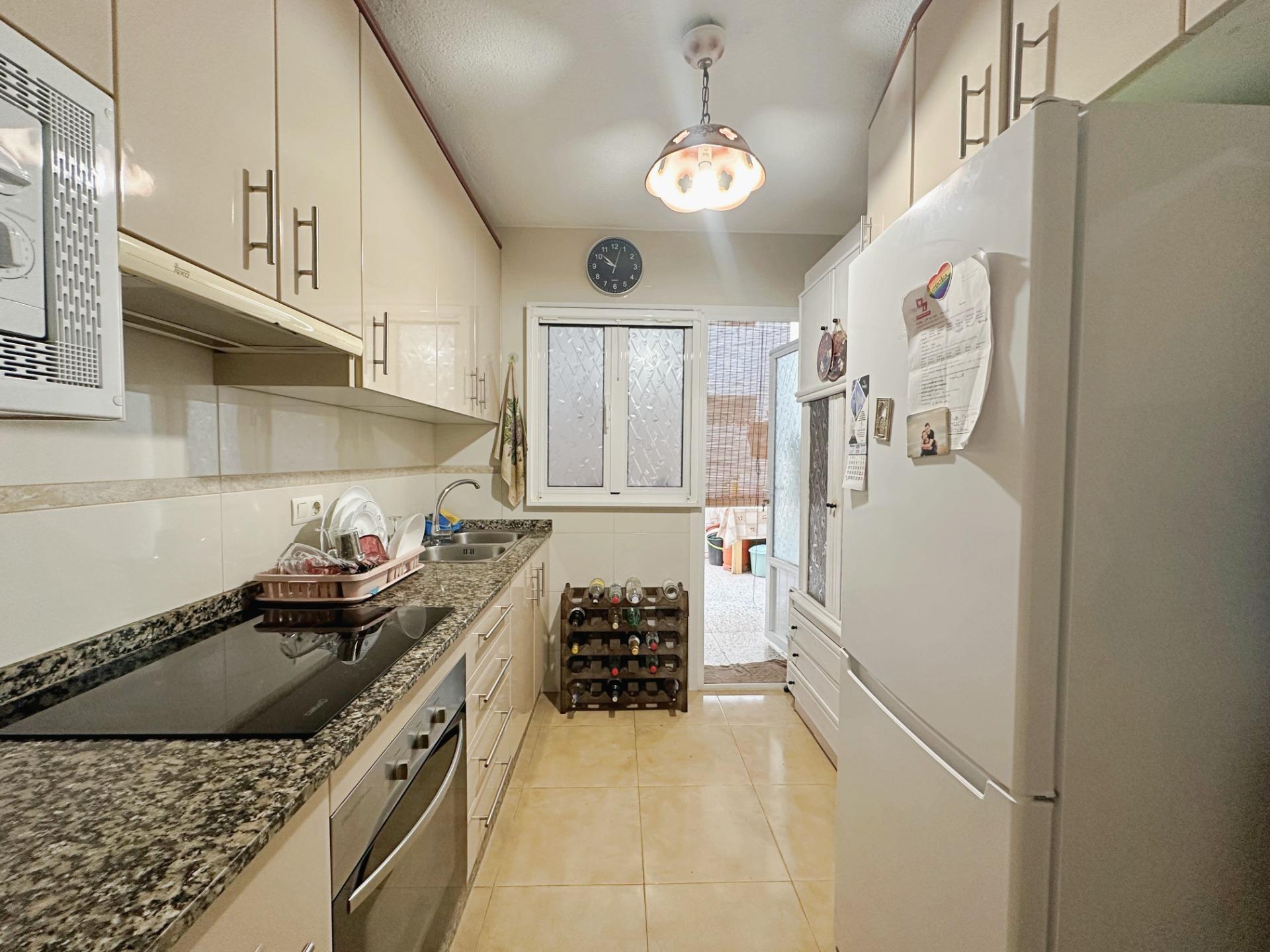 For sale - 3 Bedroom 1 Bathroom Apartment in Torrevieja - Playa De Los Naufragos  - Alicante