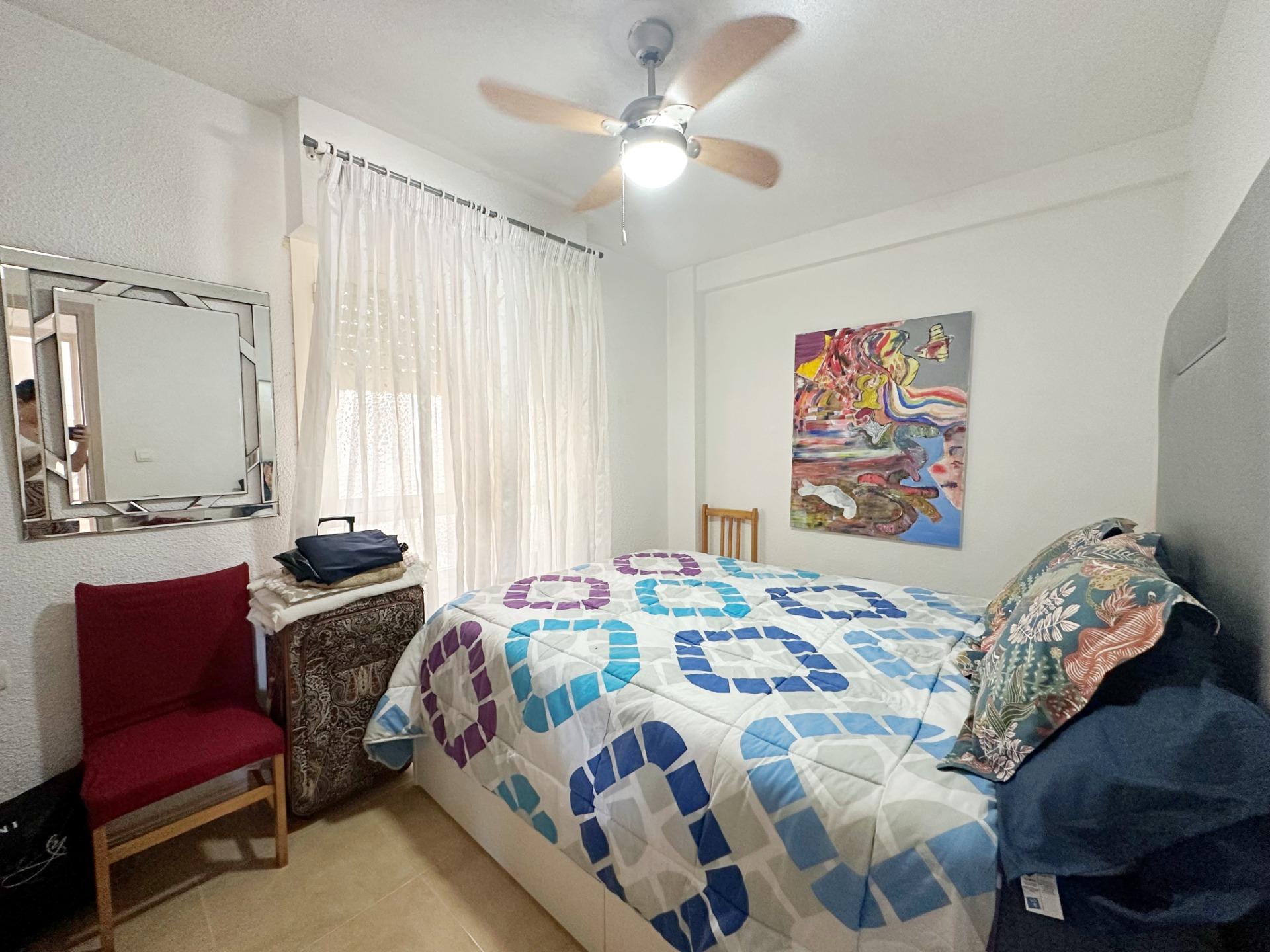 For sale - 3 Bedroom 1 Bathroom Apartment in Torrevieja - Playa De Los Naufragos  - Alicante