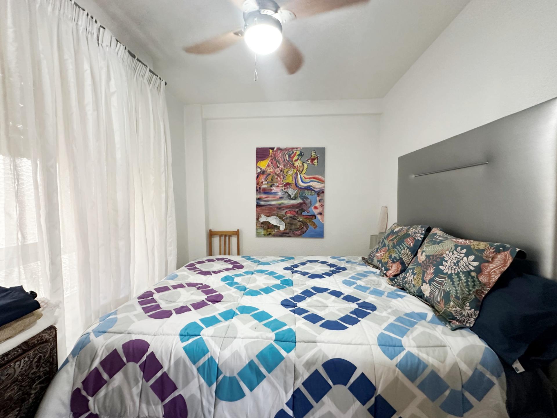 For sale - 3 Bedroom 1 Bathroom Apartment in Torrevieja - Playa De Los Naufragos  - Alicante