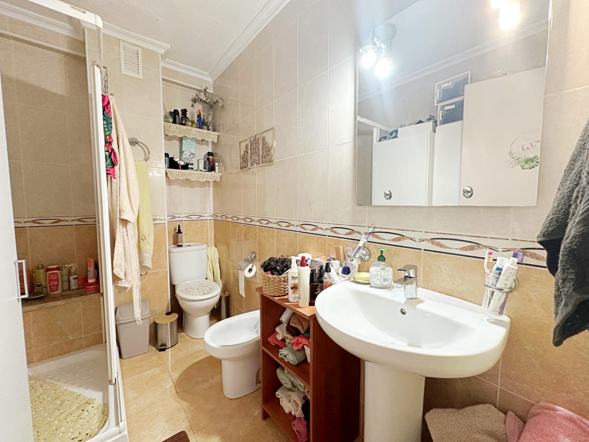 For sale - 3 Bedroom 1 Bathroom Apartment in Torrevieja - Playa De Los Naufragos  - Alicante
