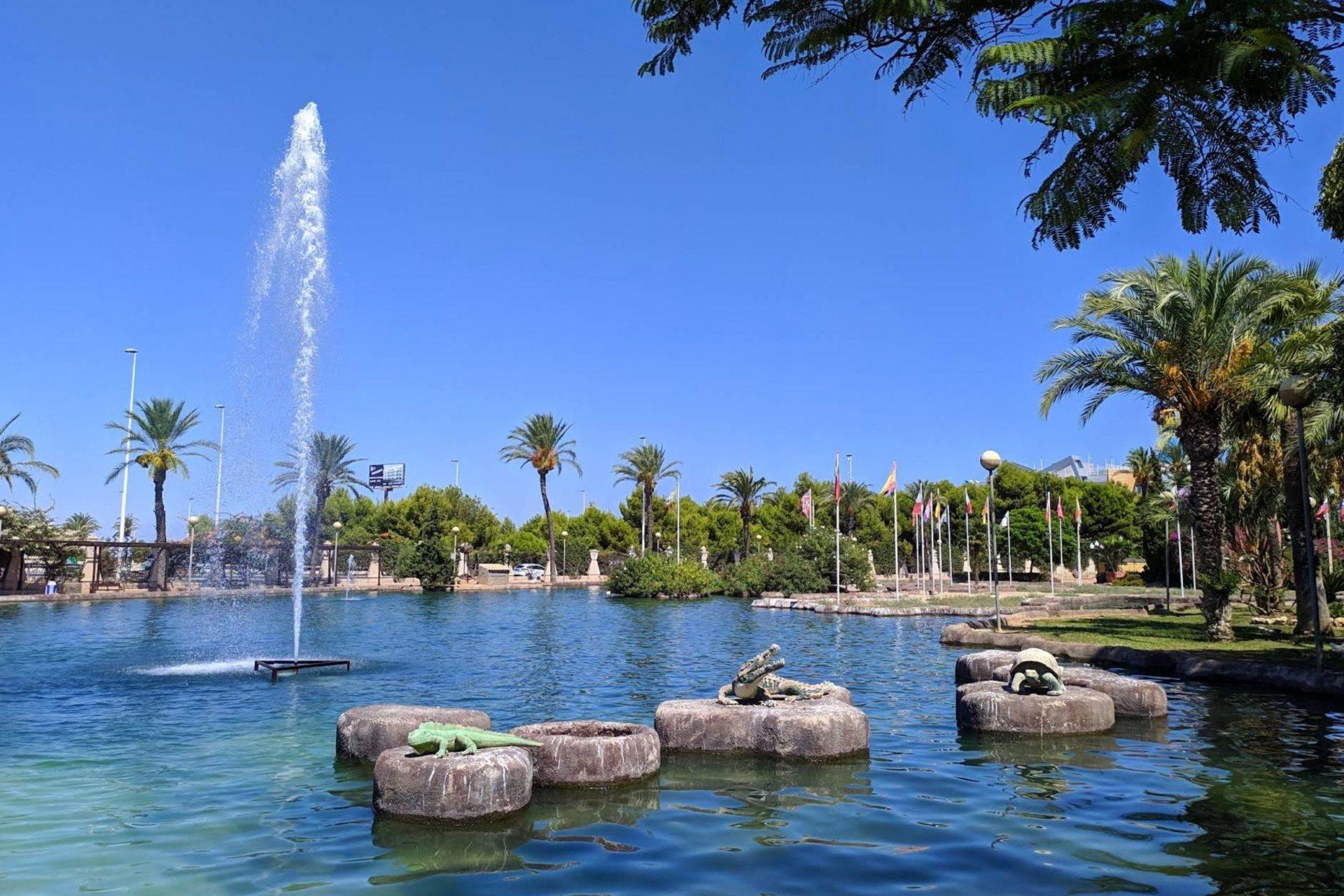 For sale - 2 Bedroom 1 Bathroom Apartment in Torrevieja - PARQUE DE LAS NACIONES  - Alicante