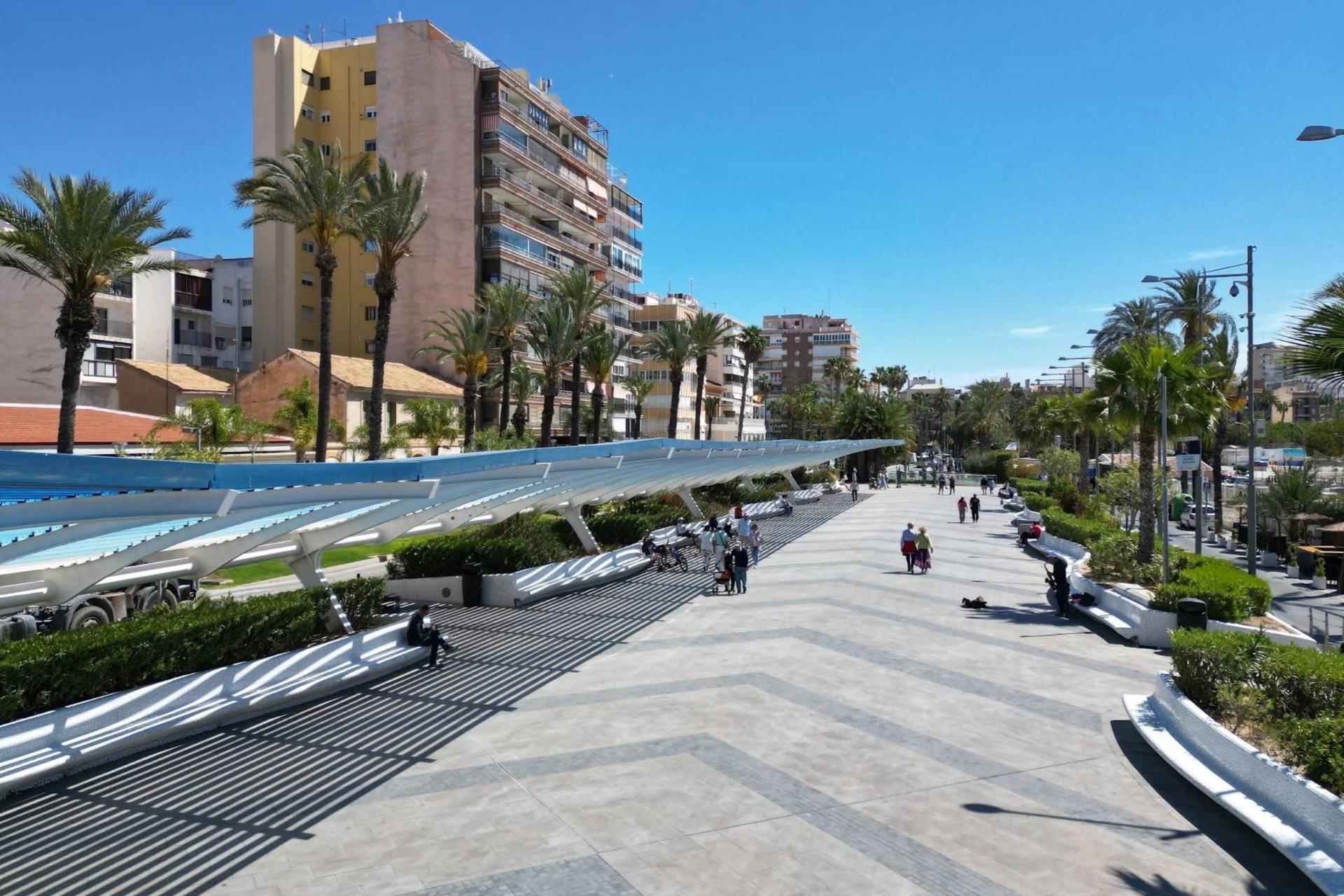 For sale - 2 Bedroom 1 Bathroom Apartment in Torrevieja - PARQUE DE LAS NACIONES  - Alicante