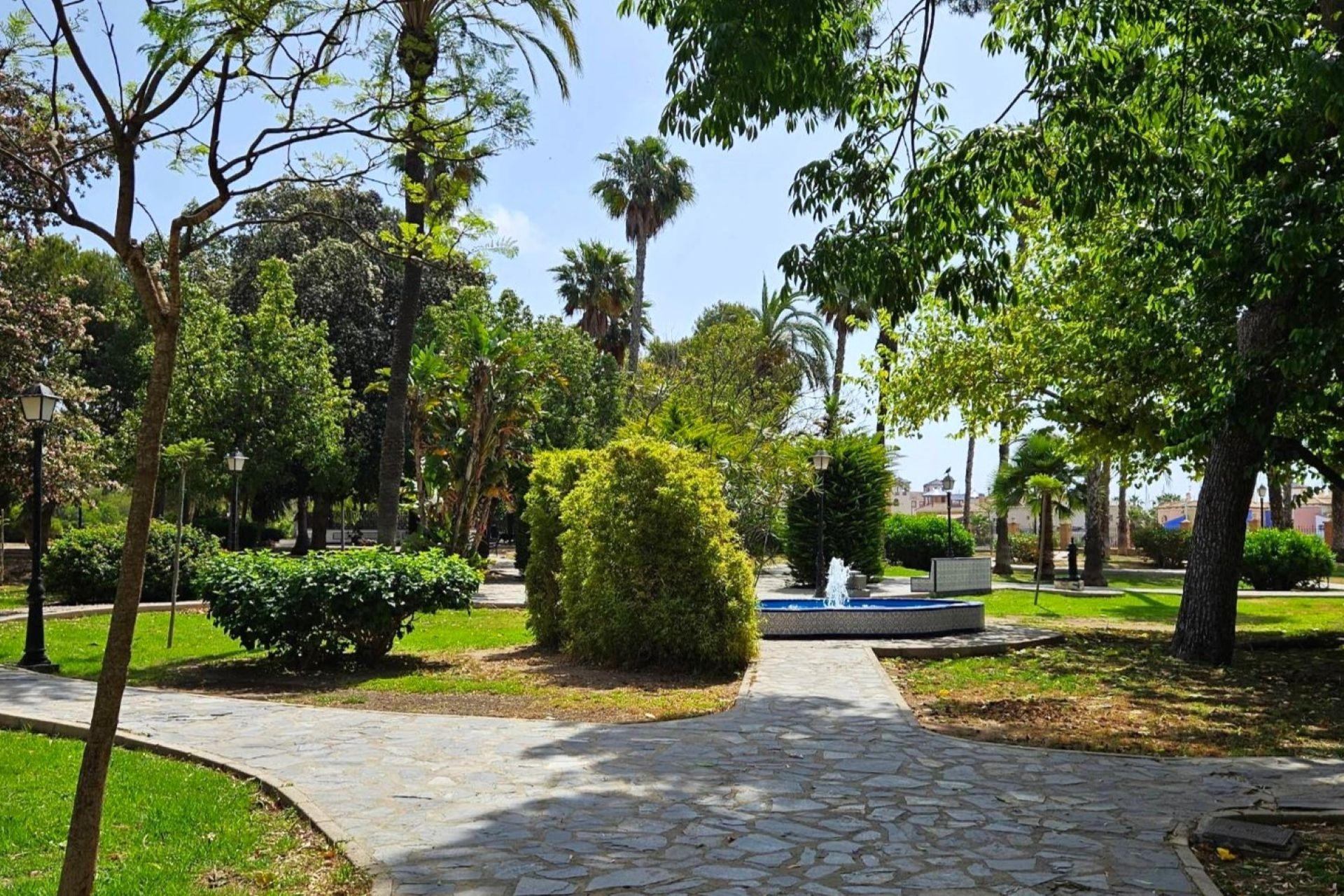 For sale - 2 Bedroom 1 Bathroom Apartment in Torrevieja - PARQUE DE LAS NACIONES  - Alicante