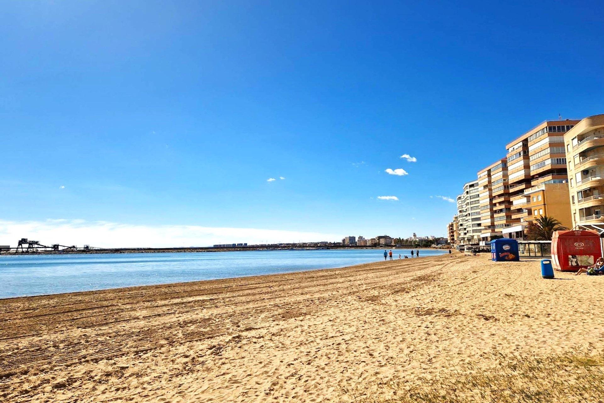 For sale - 2 Bedroom 1 Bathroom Apartment in Torrevieja - PARQUE DE LAS NACIONES  - Alicante