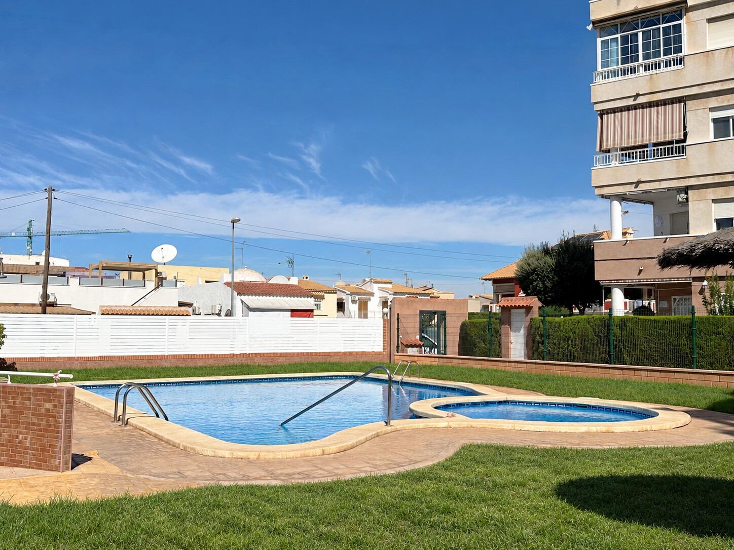 For sale - 2 Bedroom 1 Bathroom Apartment in Torrevieja - Playa Del Cura  - Alicante