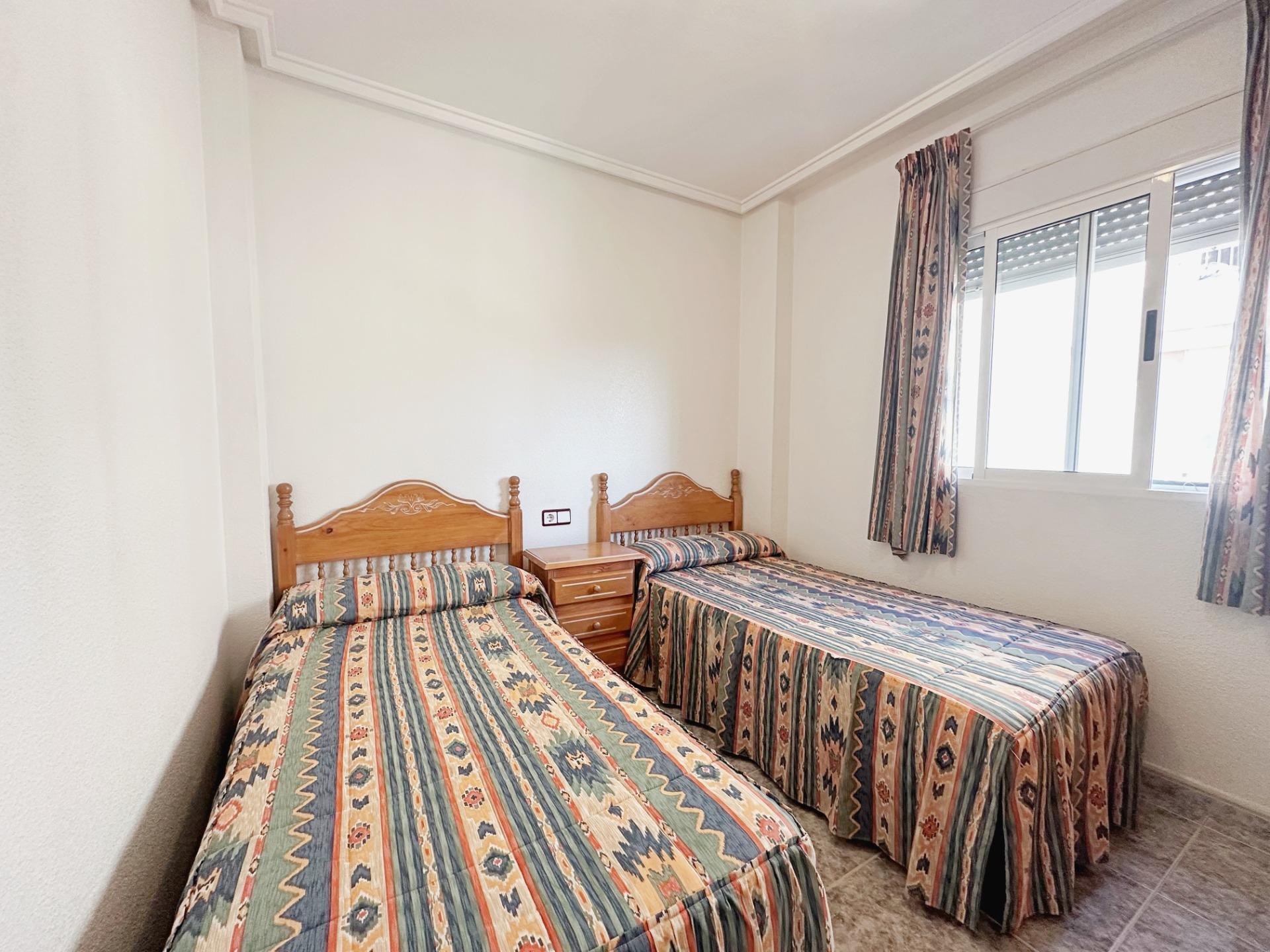For sale - 2 Bedroom 1 Bathroom Apartment in Torrevieja - Playa Del Cura  - Alicante