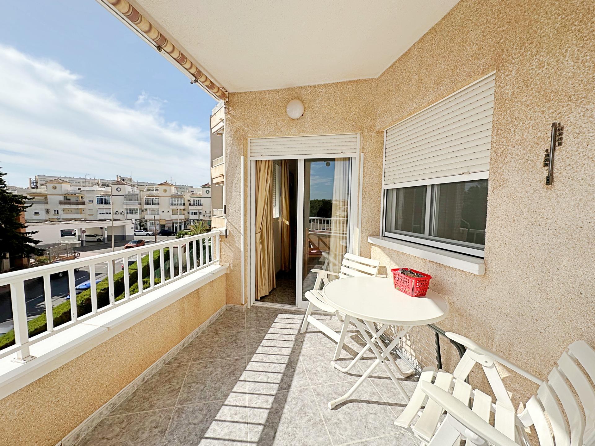 For sale - 2 Bedroom 1 Bathroom Apartment in Torrevieja - Playa Del Cura  - Alicante