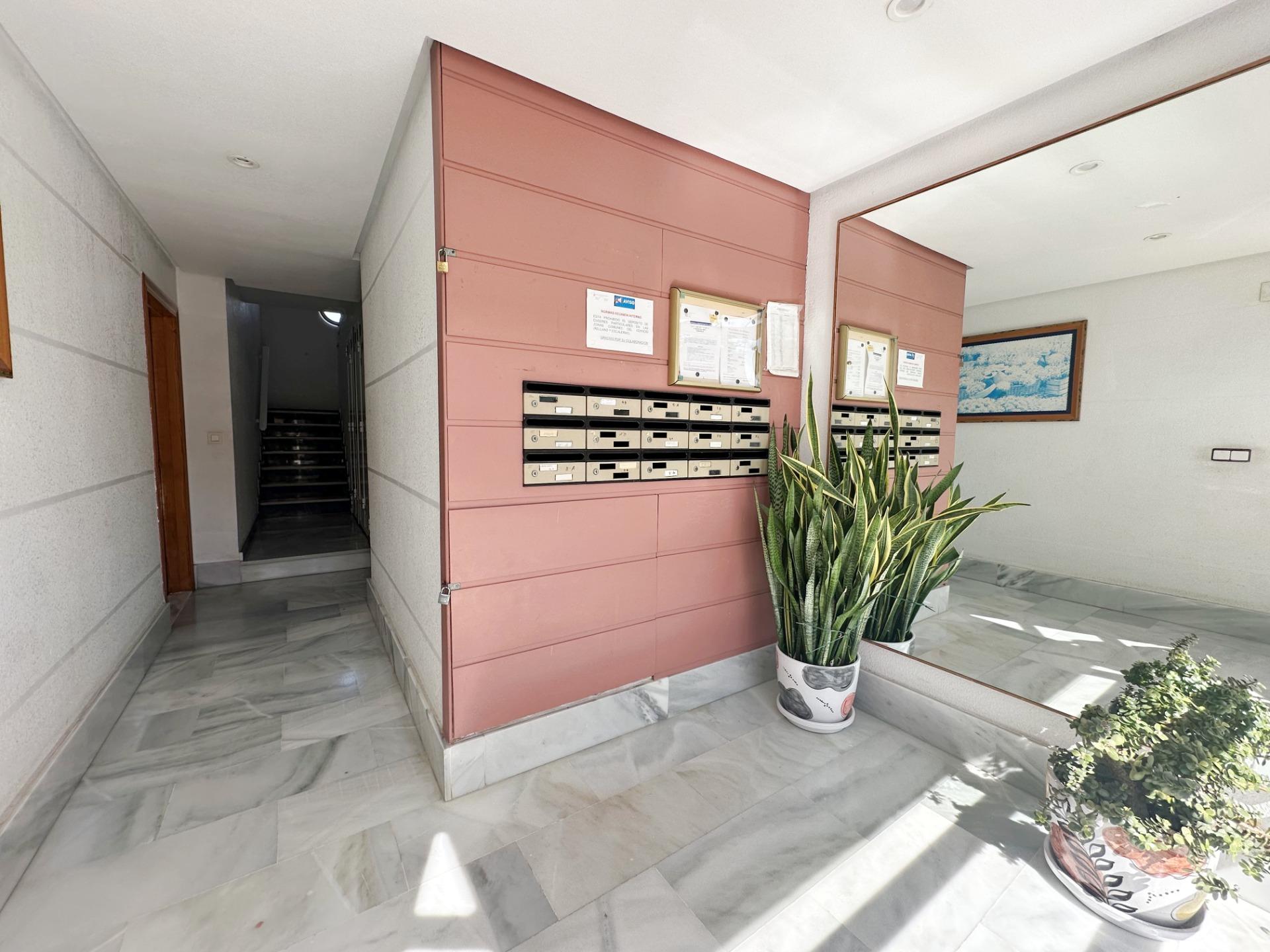For sale - 2 Bedroom 1 Bathroom Apartment in Torrevieja - Playa Del Cura  - Alicante