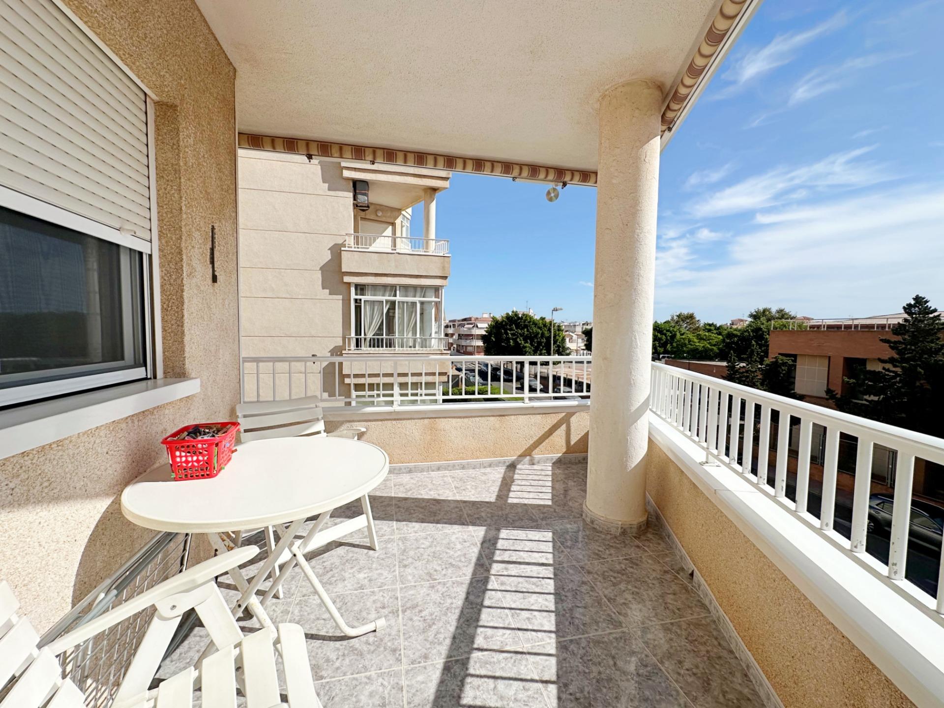 For sale - 2 Bedroom 1 Bathroom Apartment in Torrevieja - Playa Del Cura  - Alicante