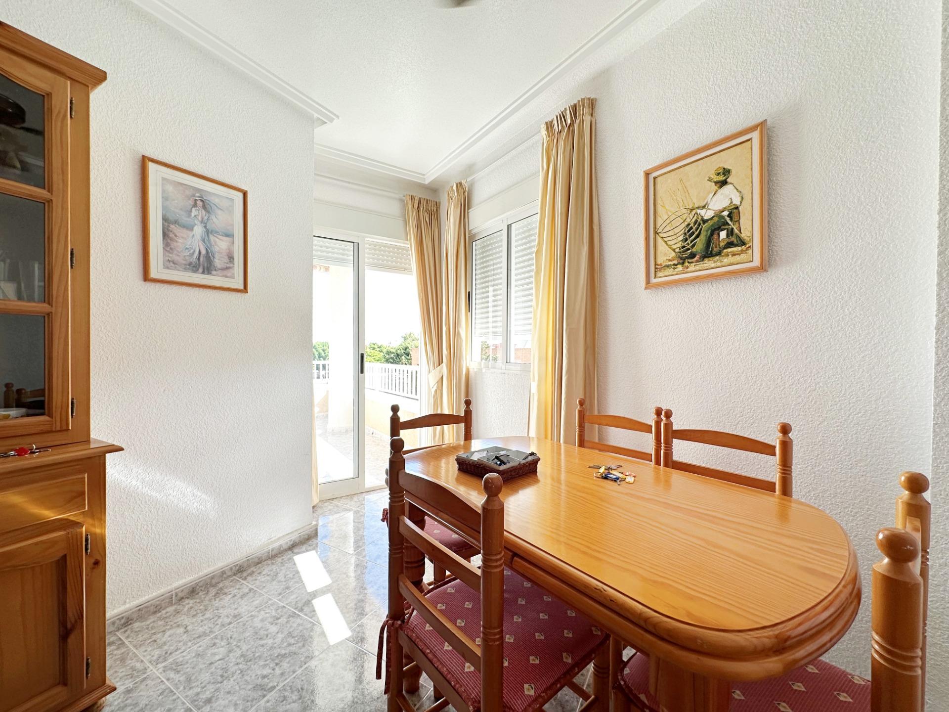 For sale - 2 Bedroom 1 Bathroom Apartment in Torrevieja - Playa Del Cura  - Alicante