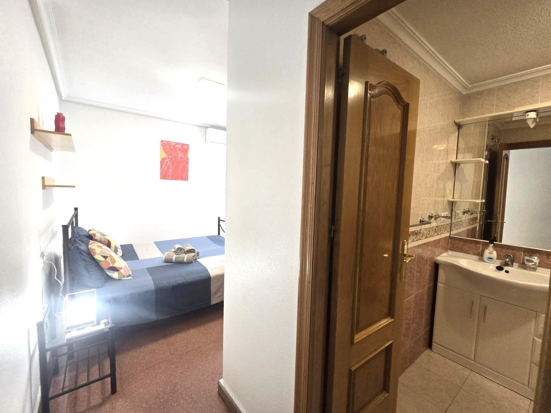 For sale - 3 Bedroom 2 Bathroom Apartment in Torrevieja - Las Piscinas Naturales  - Alicante