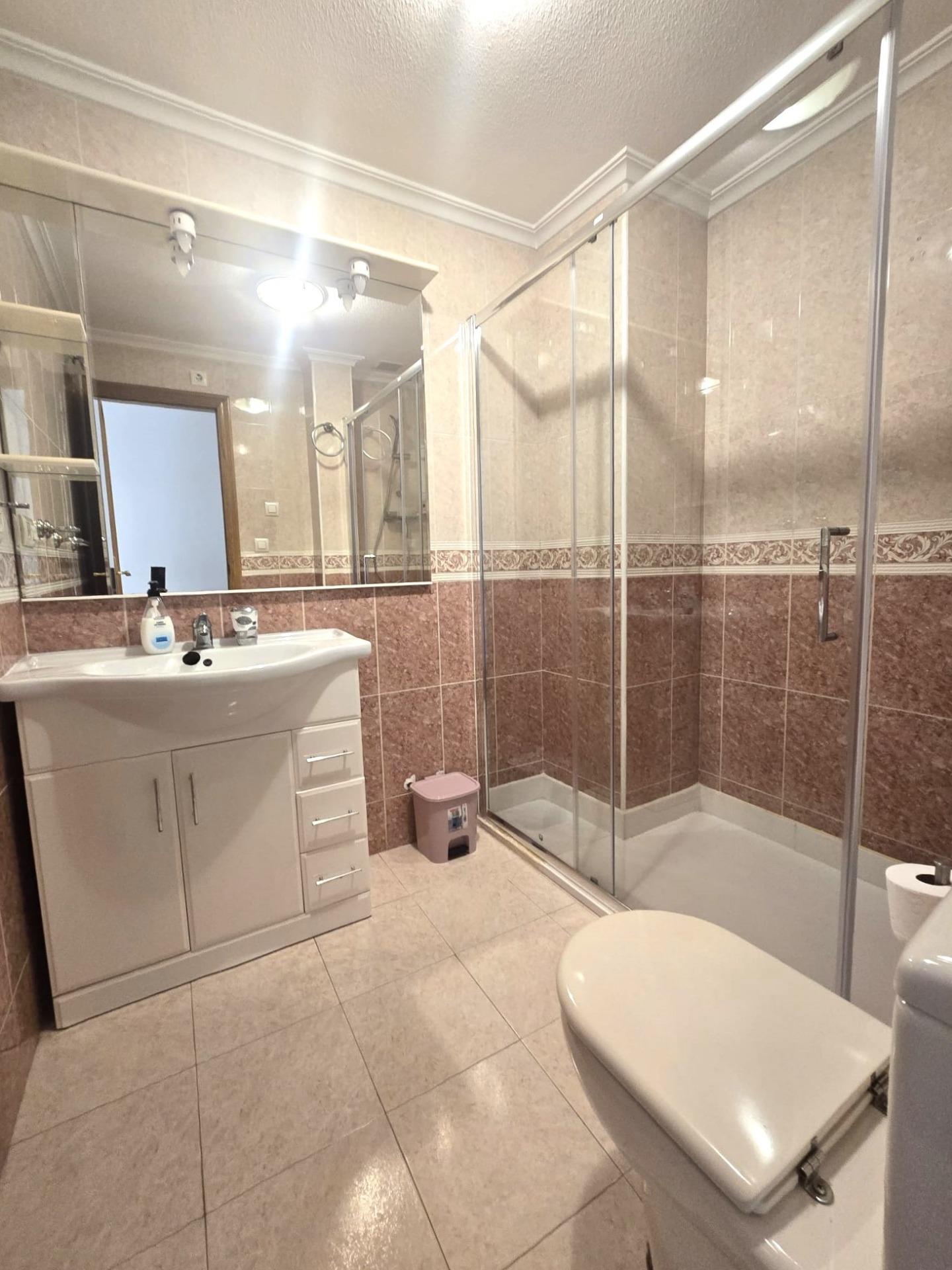 For sale - 3 Bedroom 2 Bathroom Apartment in Torrevieja - Las Piscinas Naturales  - Alicante