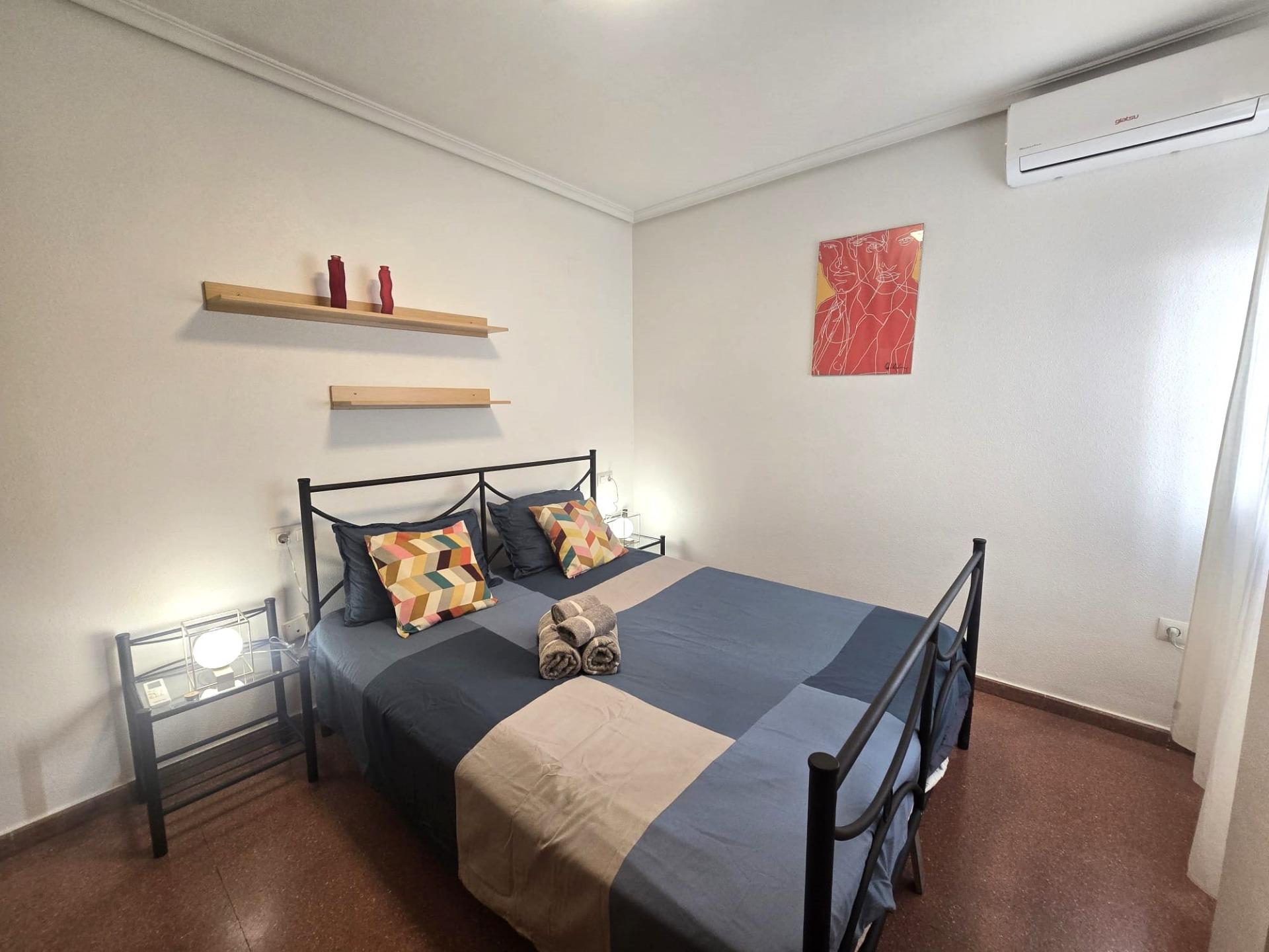 For sale - 3 Bedroom 2 Bathroom Apartment in Torrevieja - Las Piscinas Naturales  - Alicante