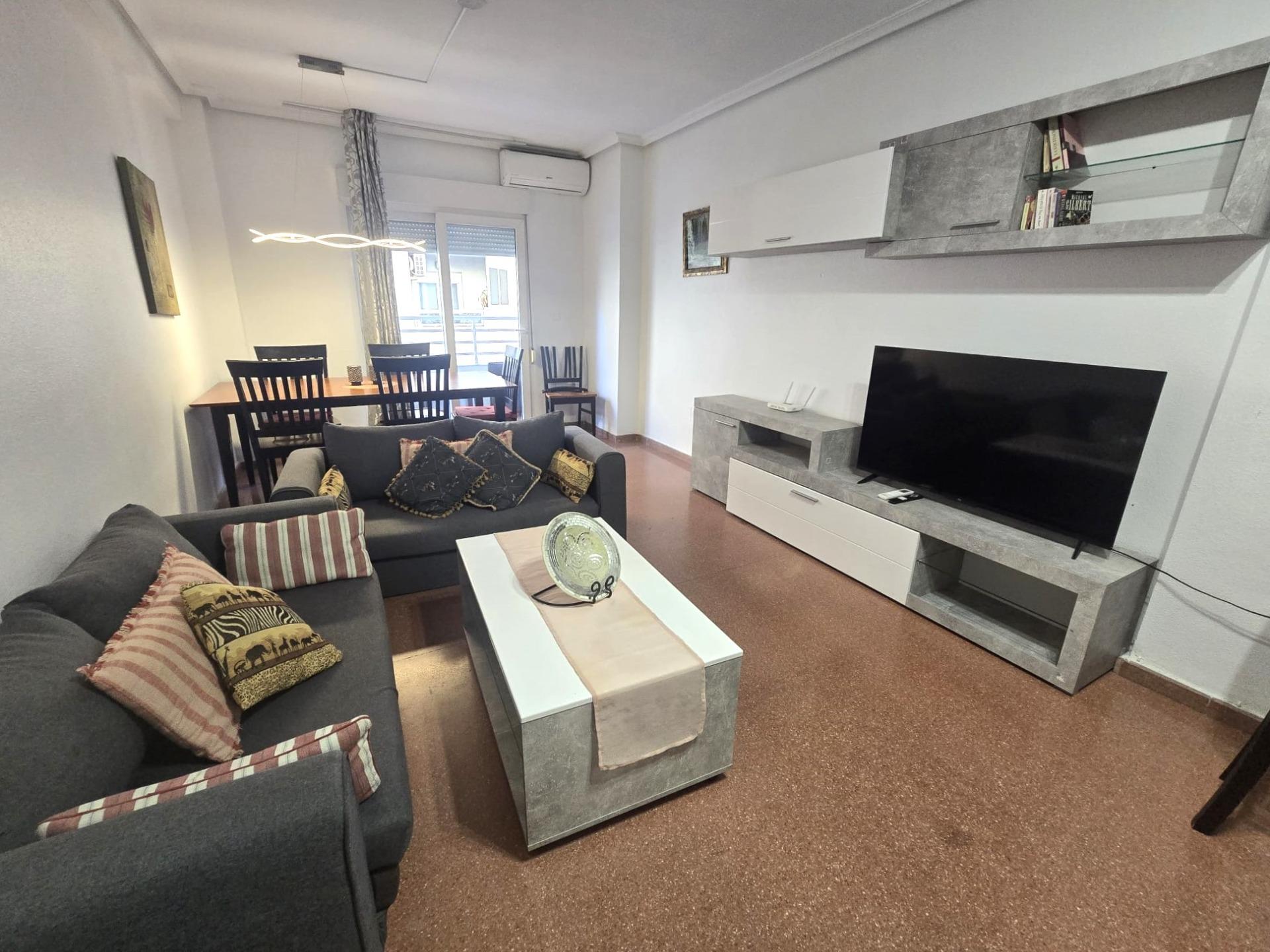 For sale - 3 Bedroom 2 Bathroom Apartment in Torrevieja - Las Piscinas Naturales  - Alicante