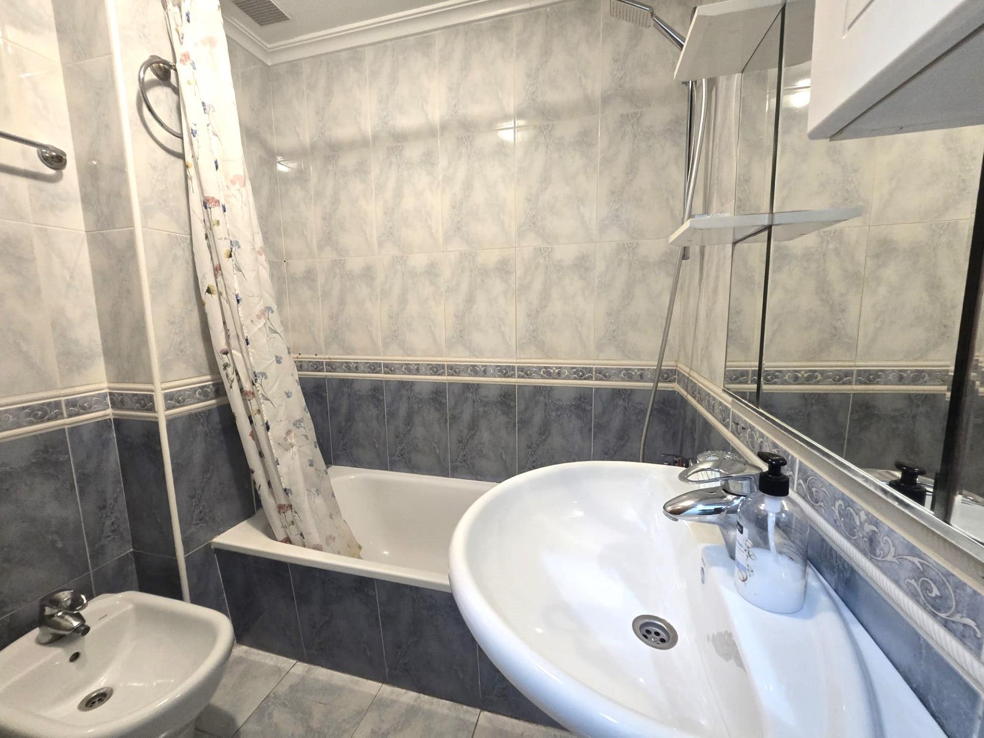 For sale - 3 Bedroom 2 Bathroom Apartment in Torrevieja - Las Piscinas Naturales  - Alicante