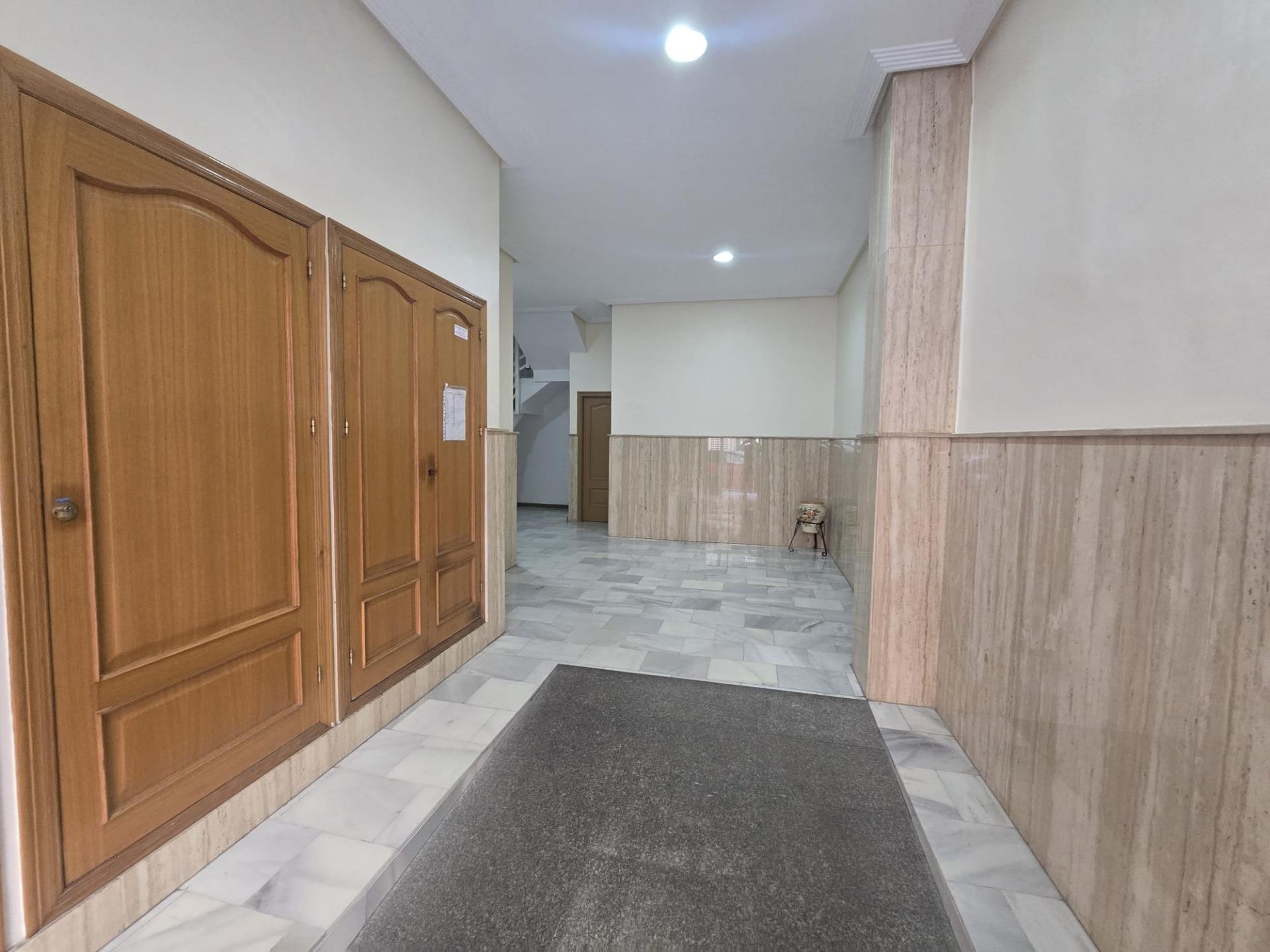 For sale - 3 Bedroom 2 Bathroom Apartment in Torrevieja - Las Piscinas Naturales  - Alicante