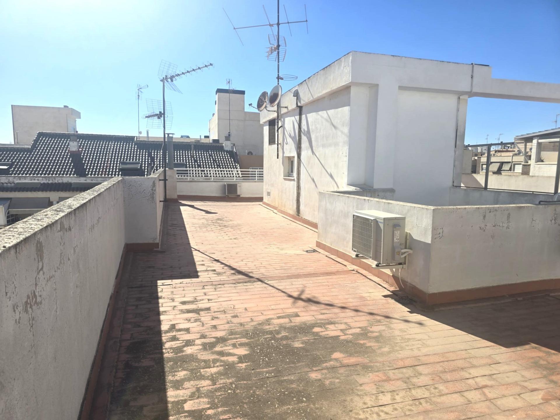 For sale - 3 Bedroom 2 Bathroom Apartment in Torrevieja - Las Piscinas Naturales  - Alicante