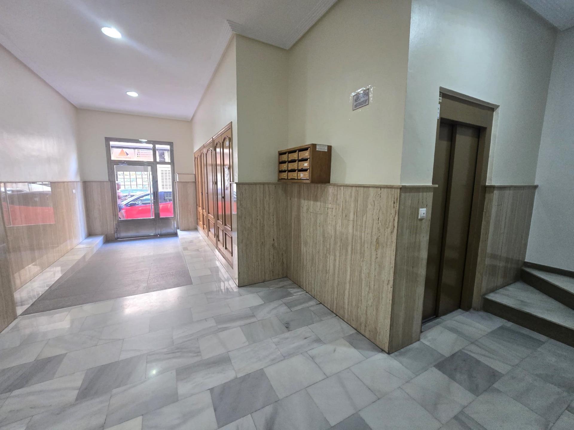 For sale - 3 Bedroom 2 Bathroom Apartment in Torrevieja - Las Piscinas Naturales  - Alicante