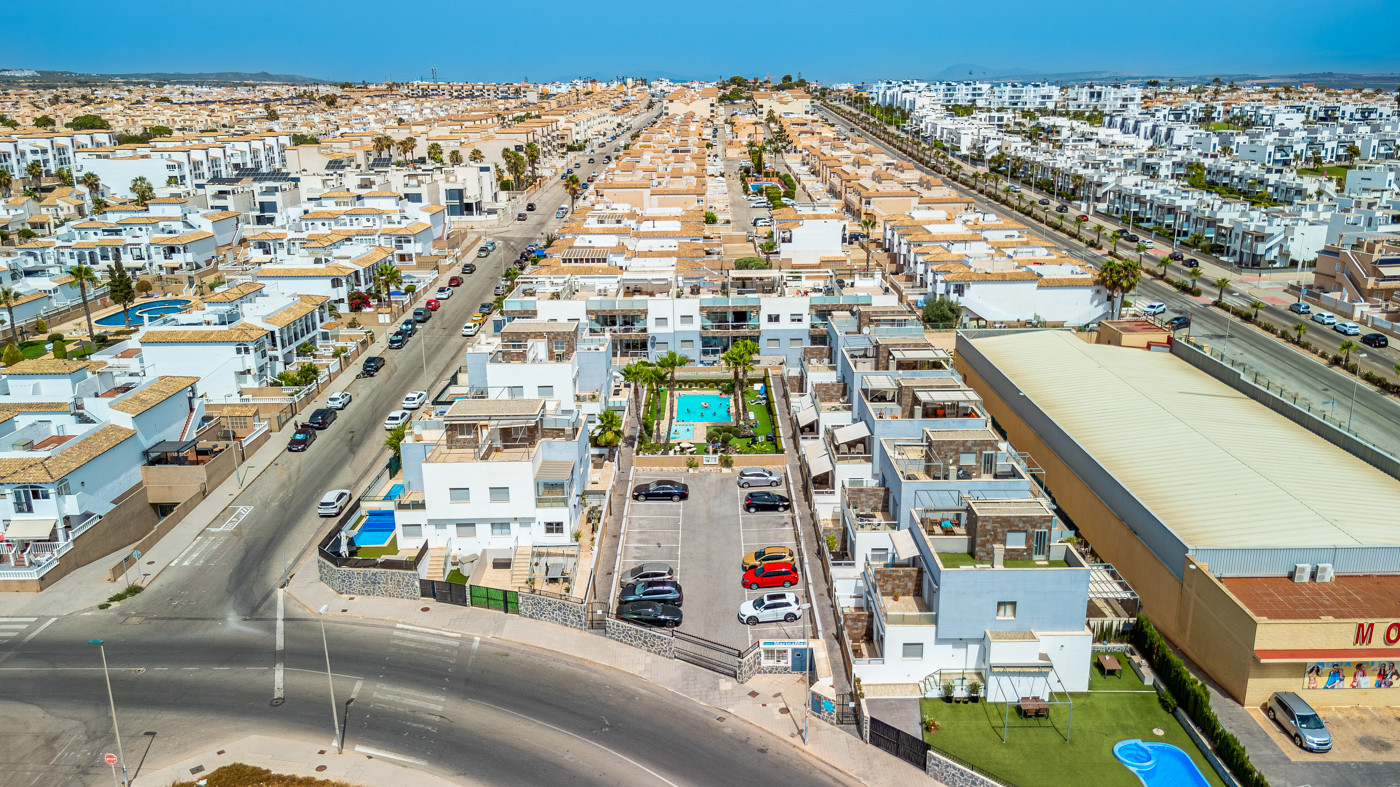 For sale - 2 Bedroom 2 Bathroom Bungalow in Orihuela Costa - Costa Blanca  - Alicante