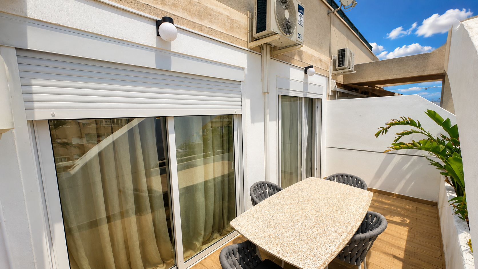 For sale - 2 Bedroom 1 Bathroom Apartment in Torrevieja - Costa Blanca  - Alicante