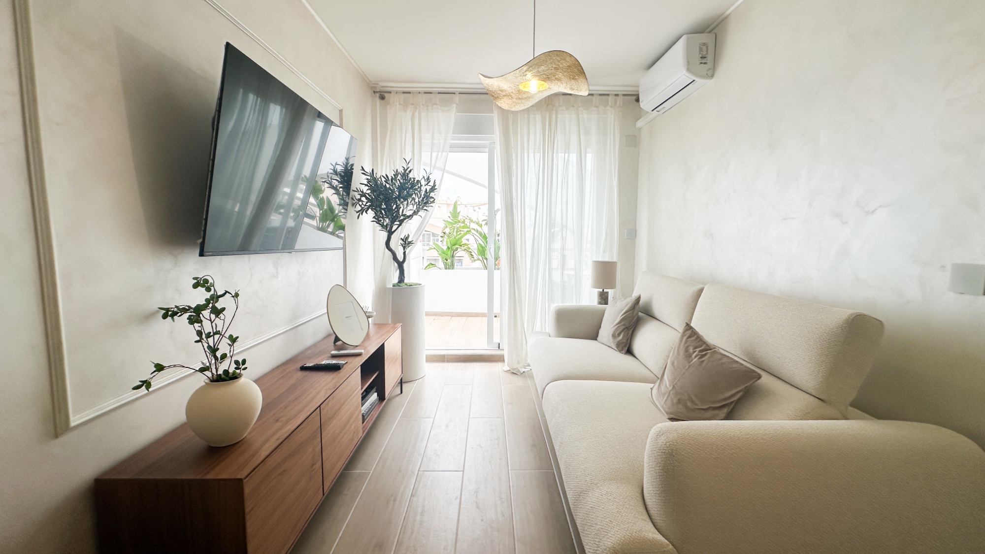 For sale - 2 Bedroom 1 Bathroom Apartment in Torrevieja - Costa Blanca  - Alicante
