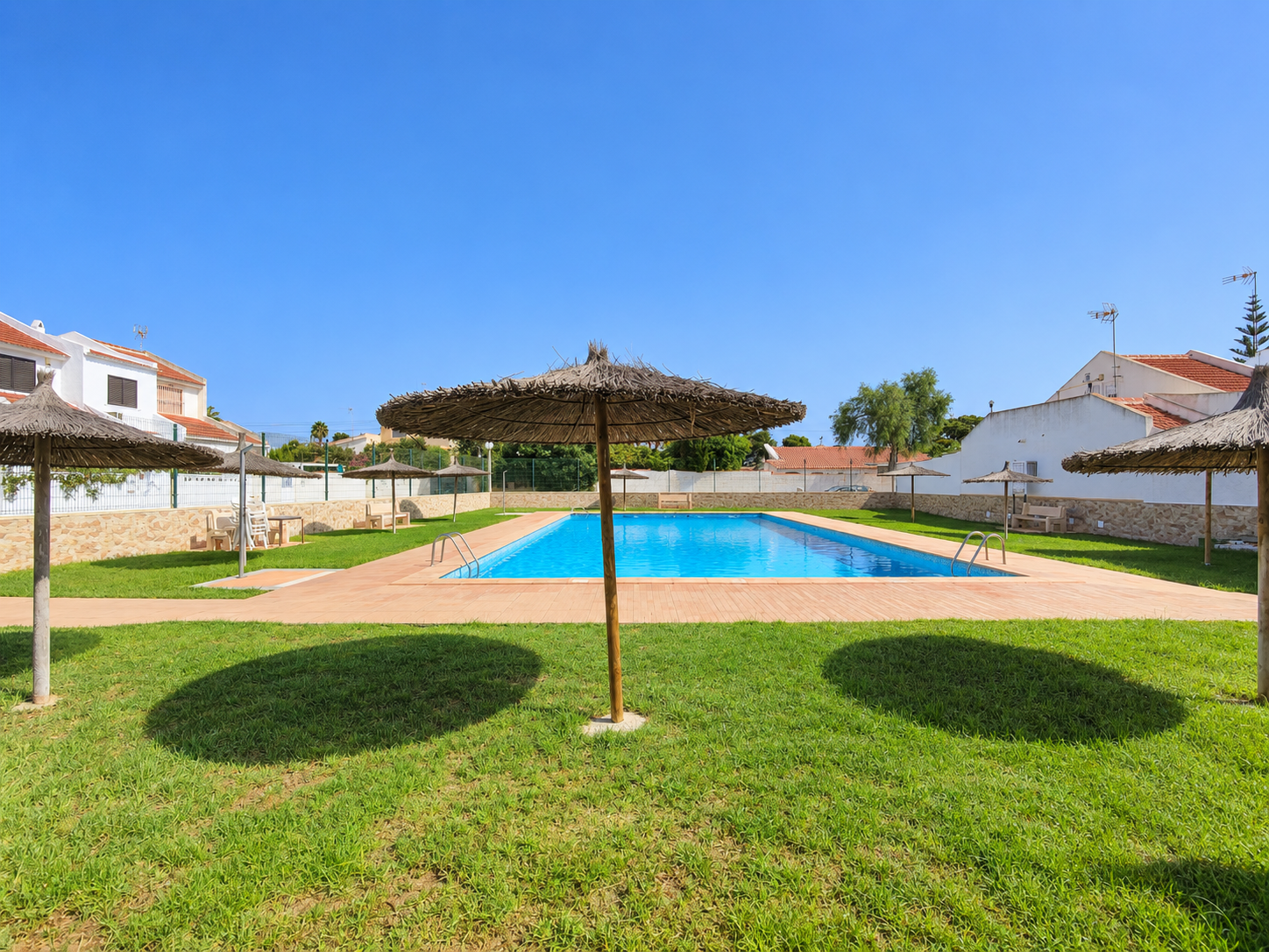 For sale - 2 Bedroom 2 Bathroom Town House in Torrevieja - Costa Blanca  - Alicante