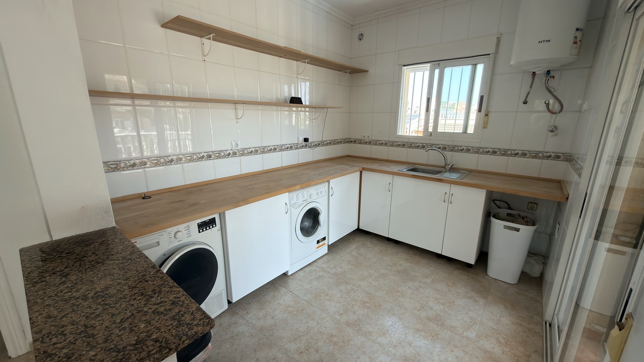 For sale - 3 Bedroom 2 Bathroom Villa in Villamartin - Costa Blanca  - Alicante