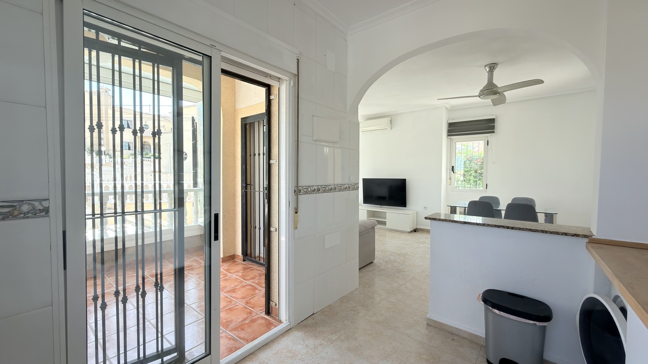 For sale - 3 Bedroom 2 Bathroom Villa in Villamartin - Costa Blanca  - Alicante