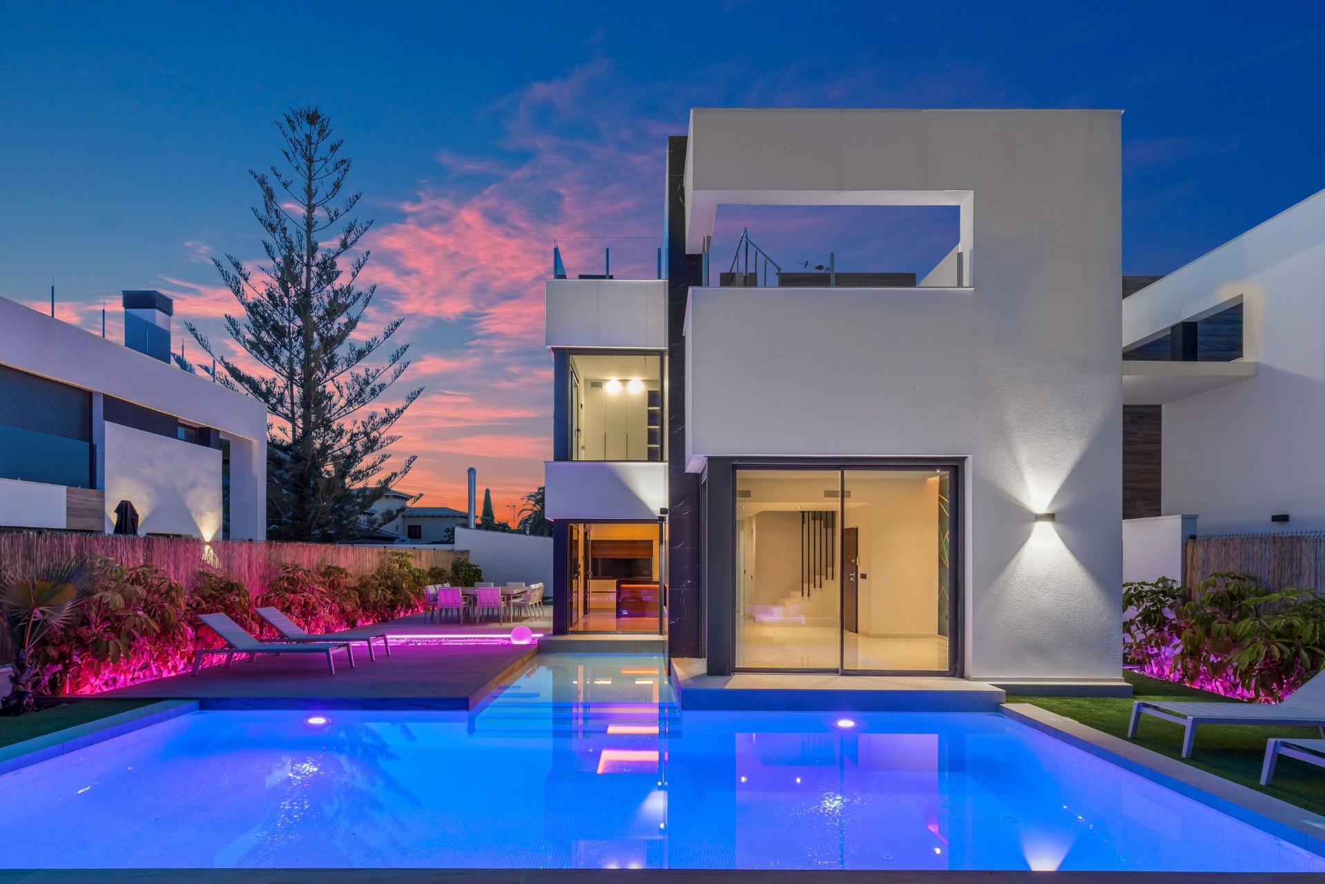 For sale - 3 Bedroom 3 Bathroom Villa in Torrevieja - Torreta Florida  - Alicante