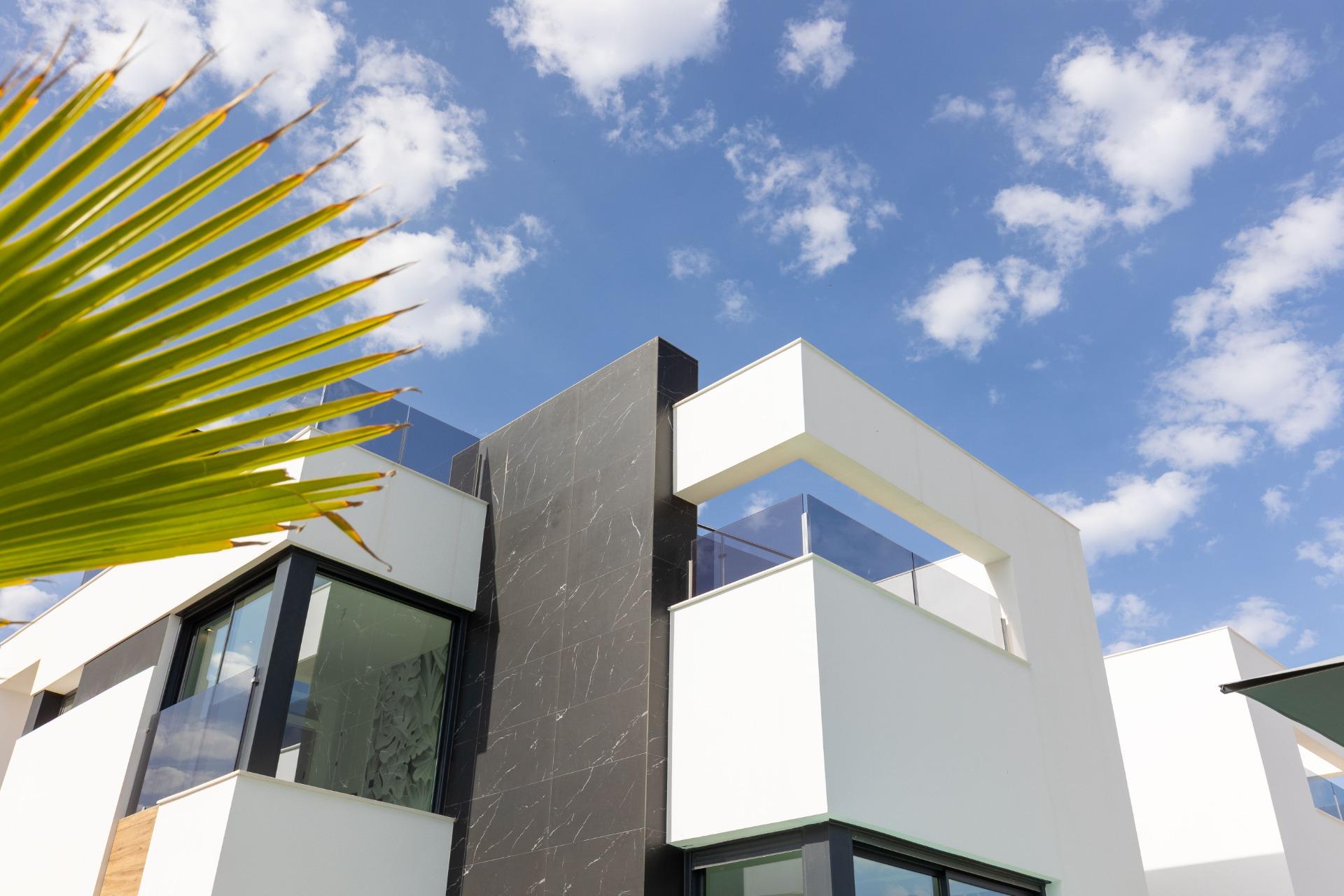 For sale - 3 Bedroom 3 Bathroom Villa in Torrevieja - Torreta Florida  - Alicante