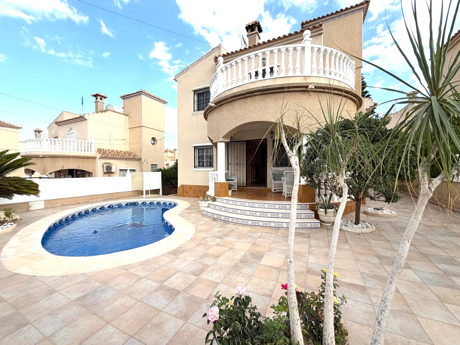 For sale - 3 Bedroom 2 Bathroom Villa in Orihuela Costa - Costa Blanca  - Alicante
